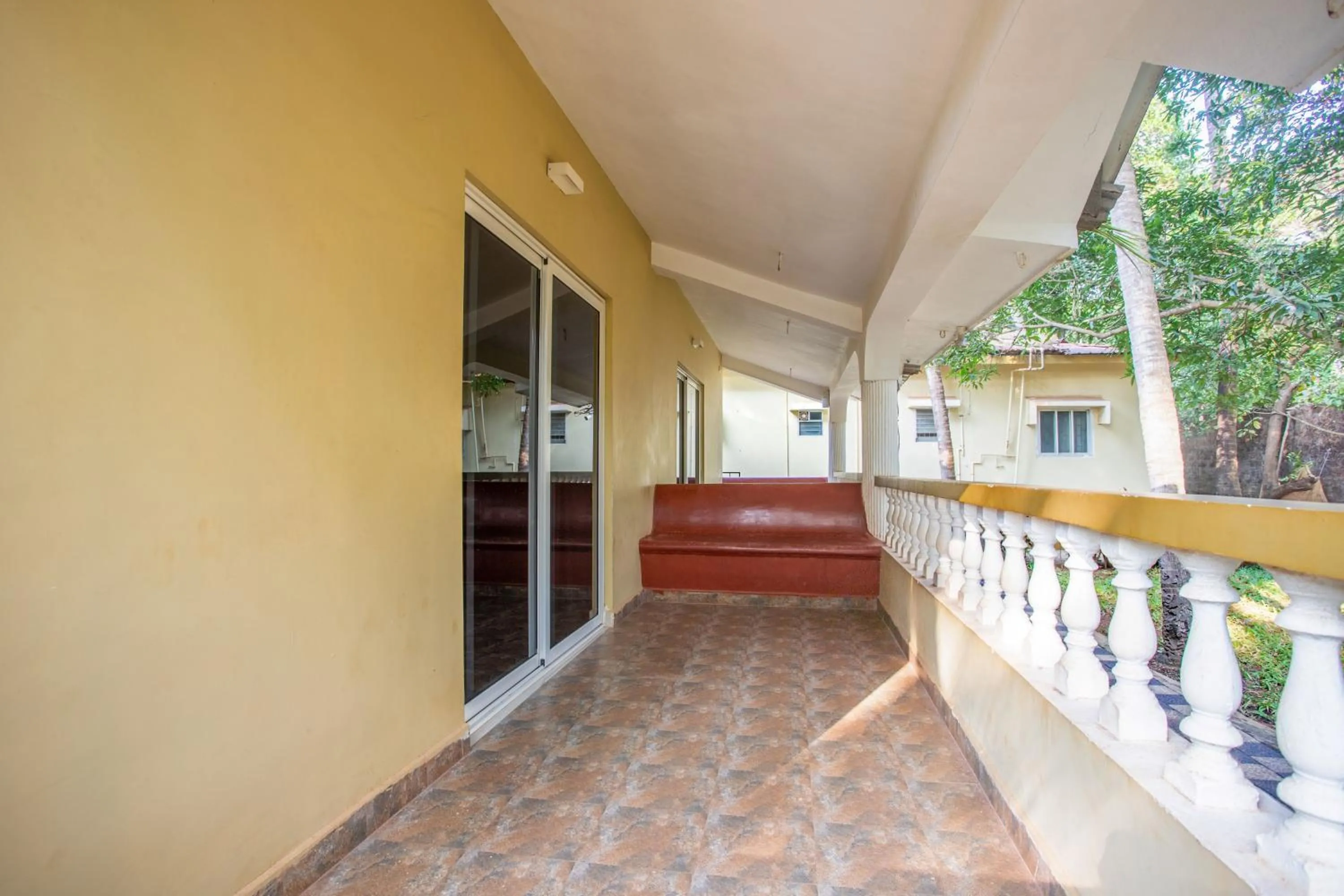 Hill Top Goa Lodge