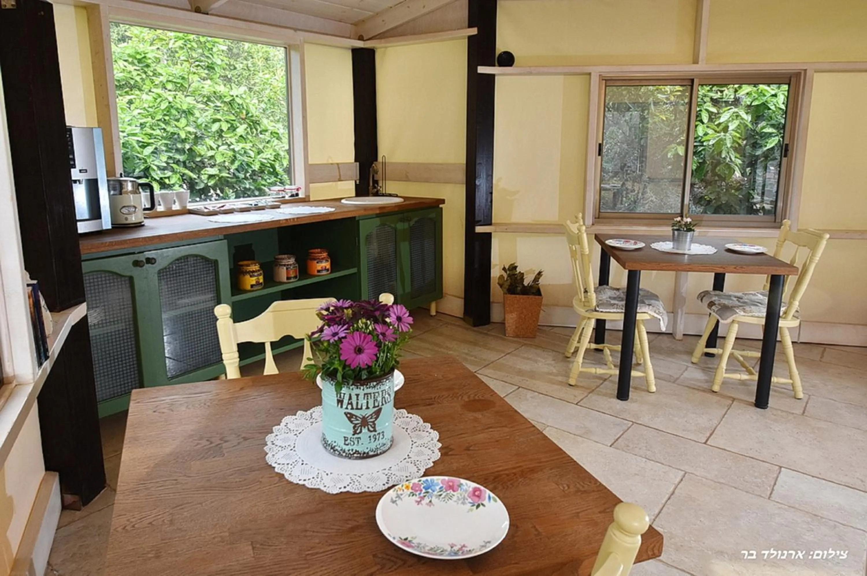 Restaurant/places to eat in Agama