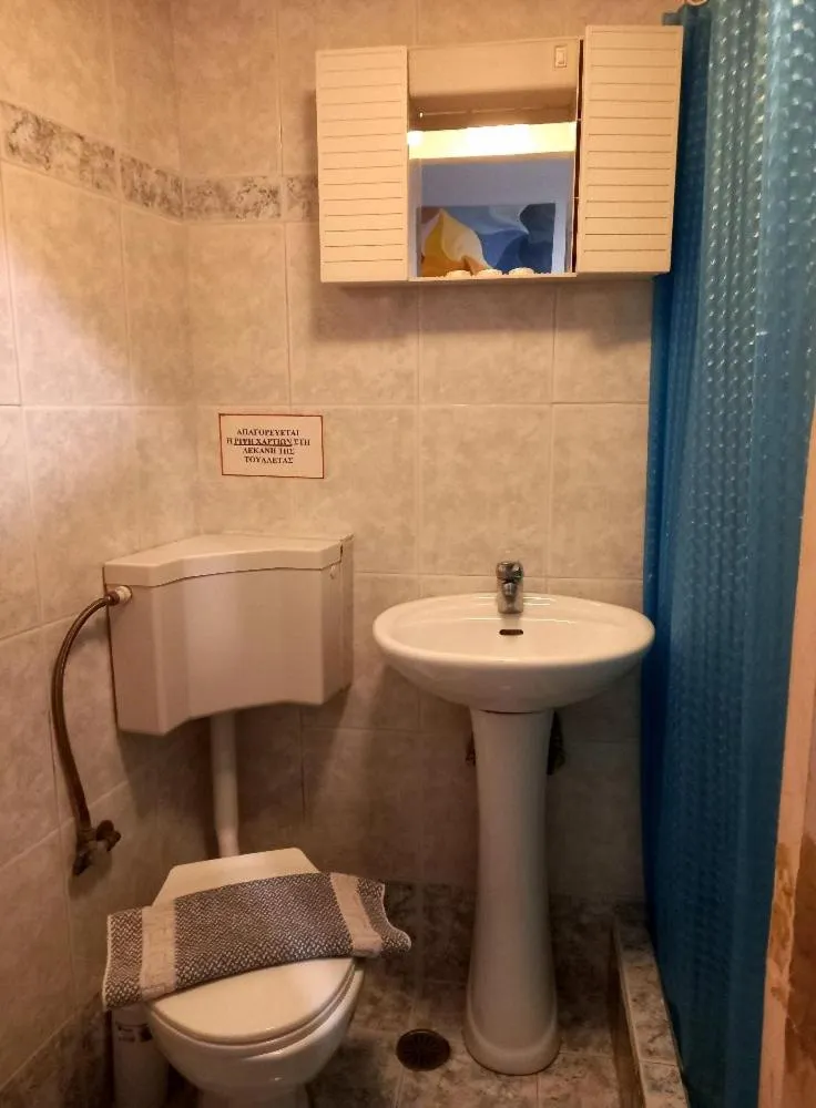 Bathroom in Hotel Korydallos