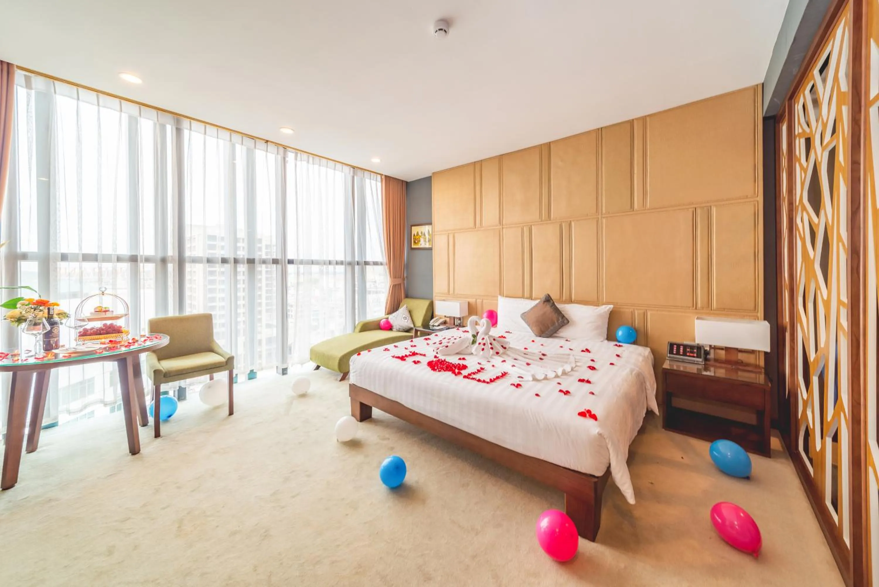 Bedroom, Bed in Bien Bac Hotel