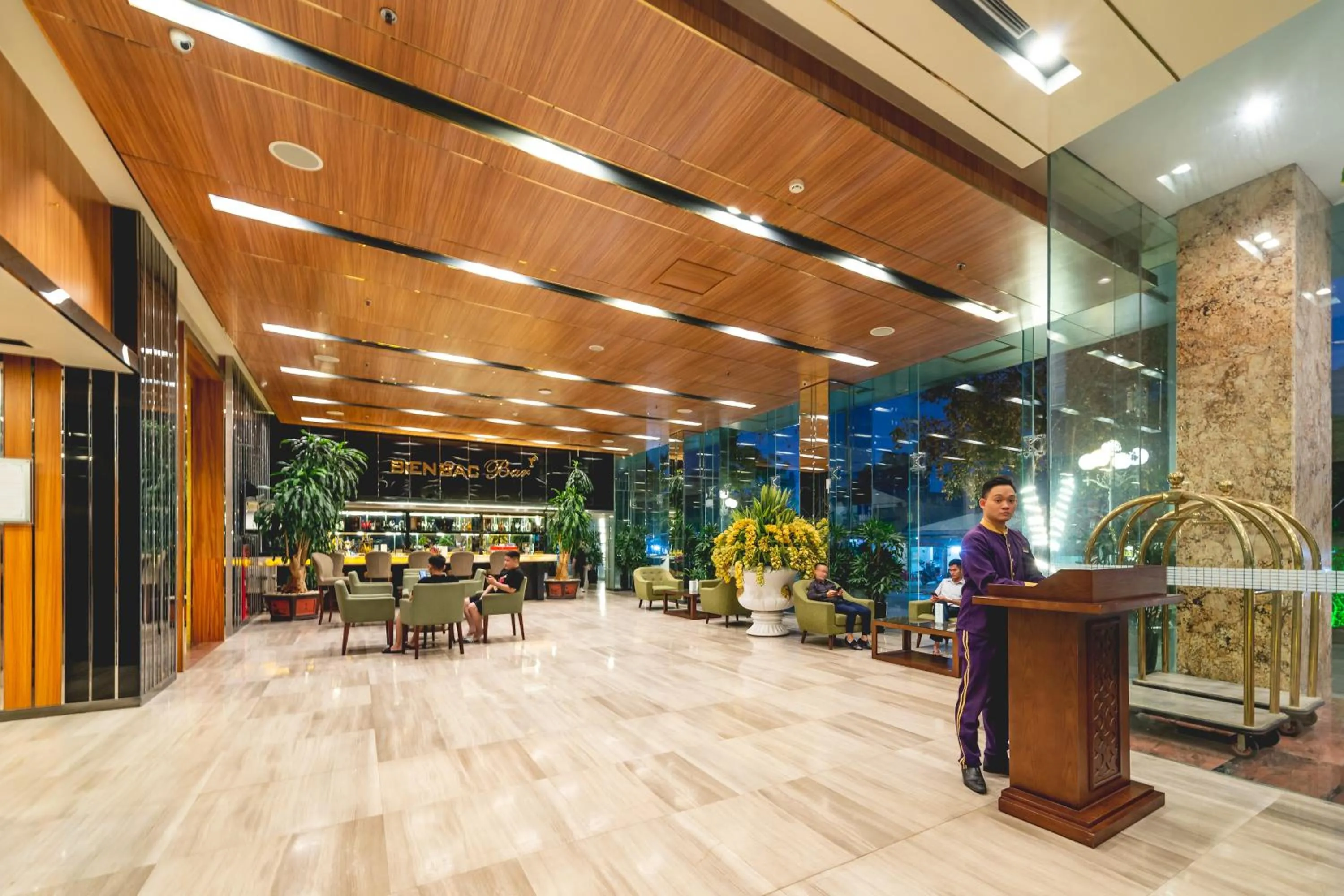 Lobby or reception in Bien Bac Hotel