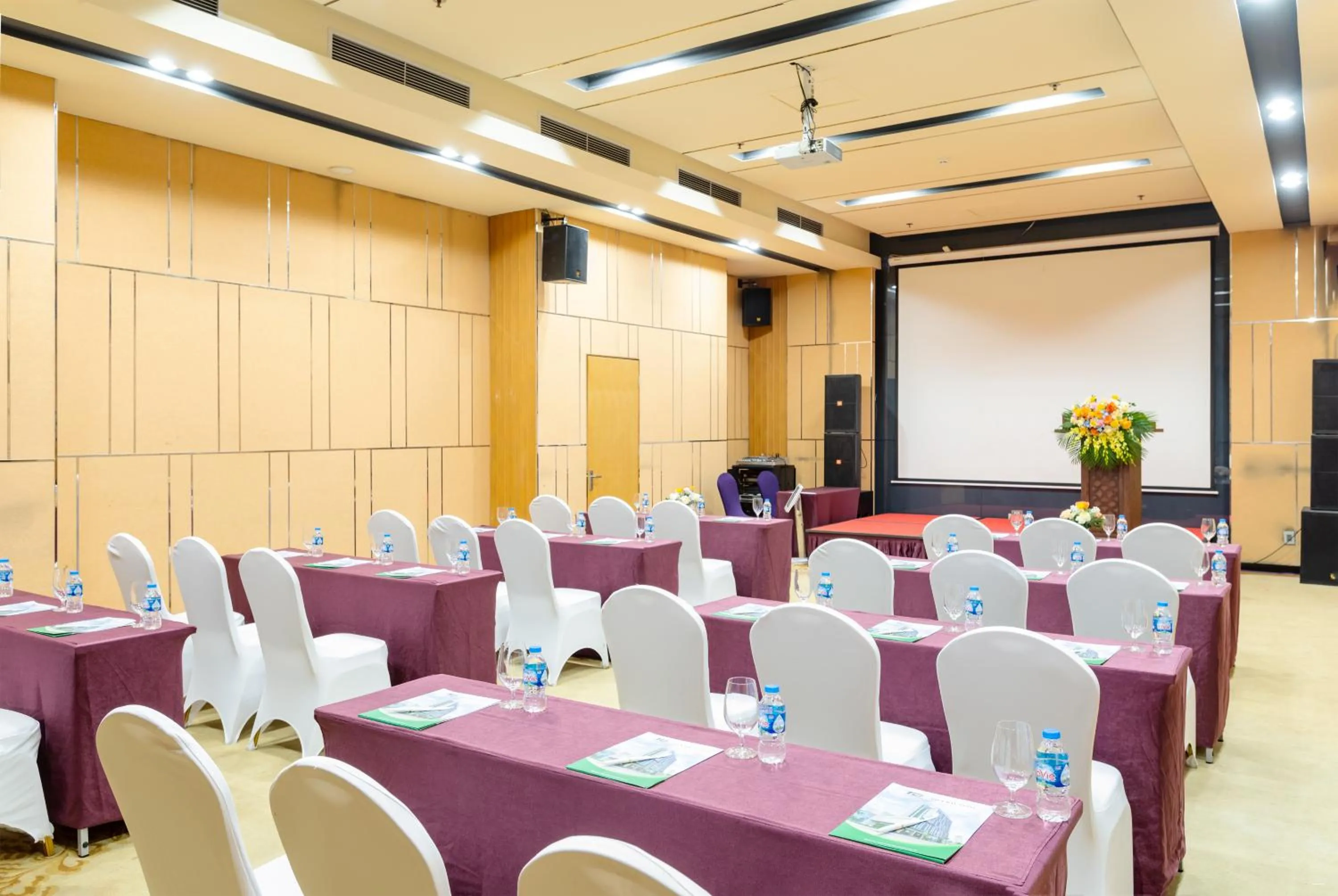 Meeting/conference room in Bien Bac Hotel