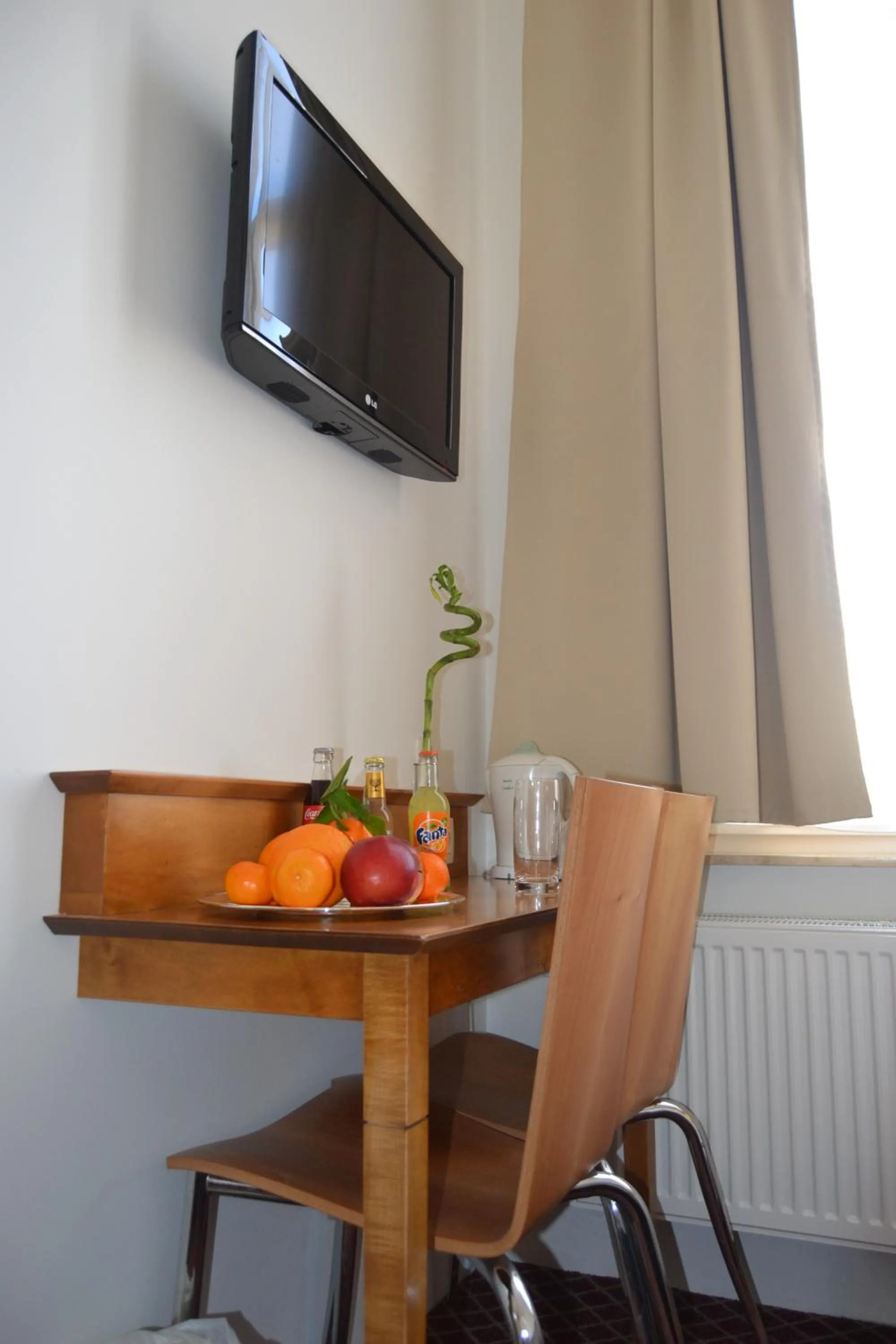 Photo of the whole room in Hotel The Lord