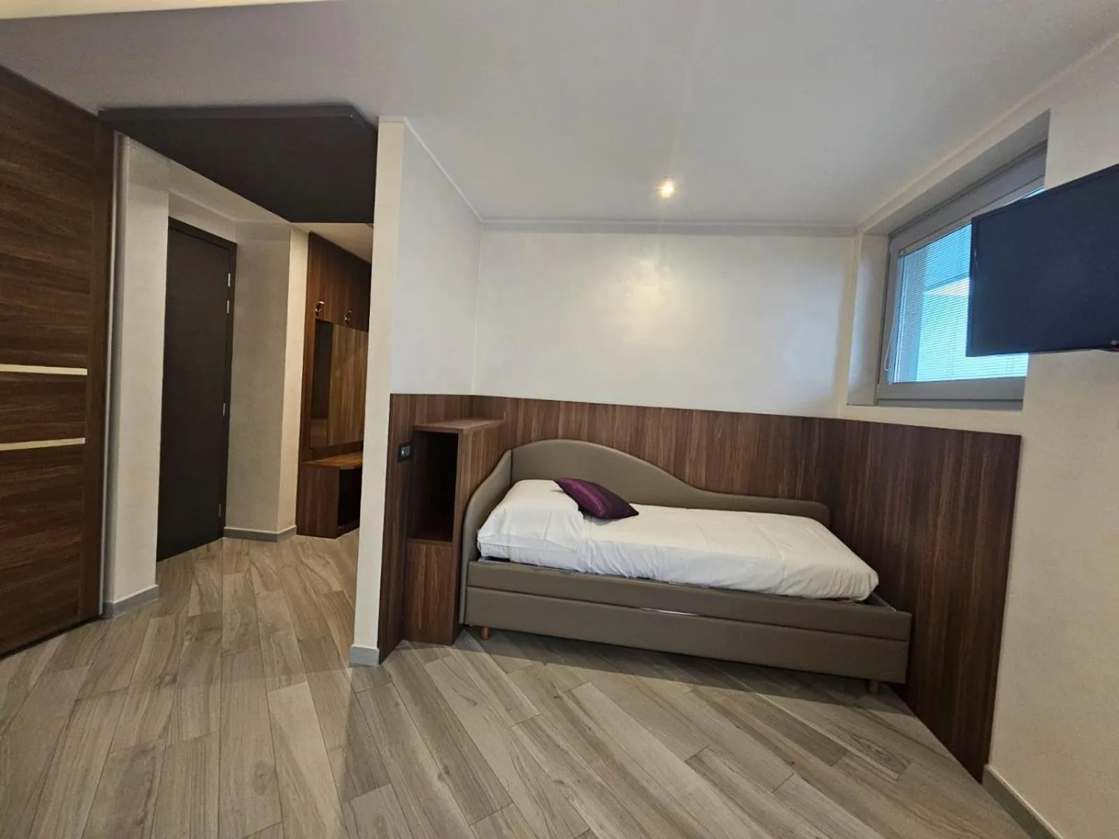 Photo of the whole room, Bed in Mito Hotel