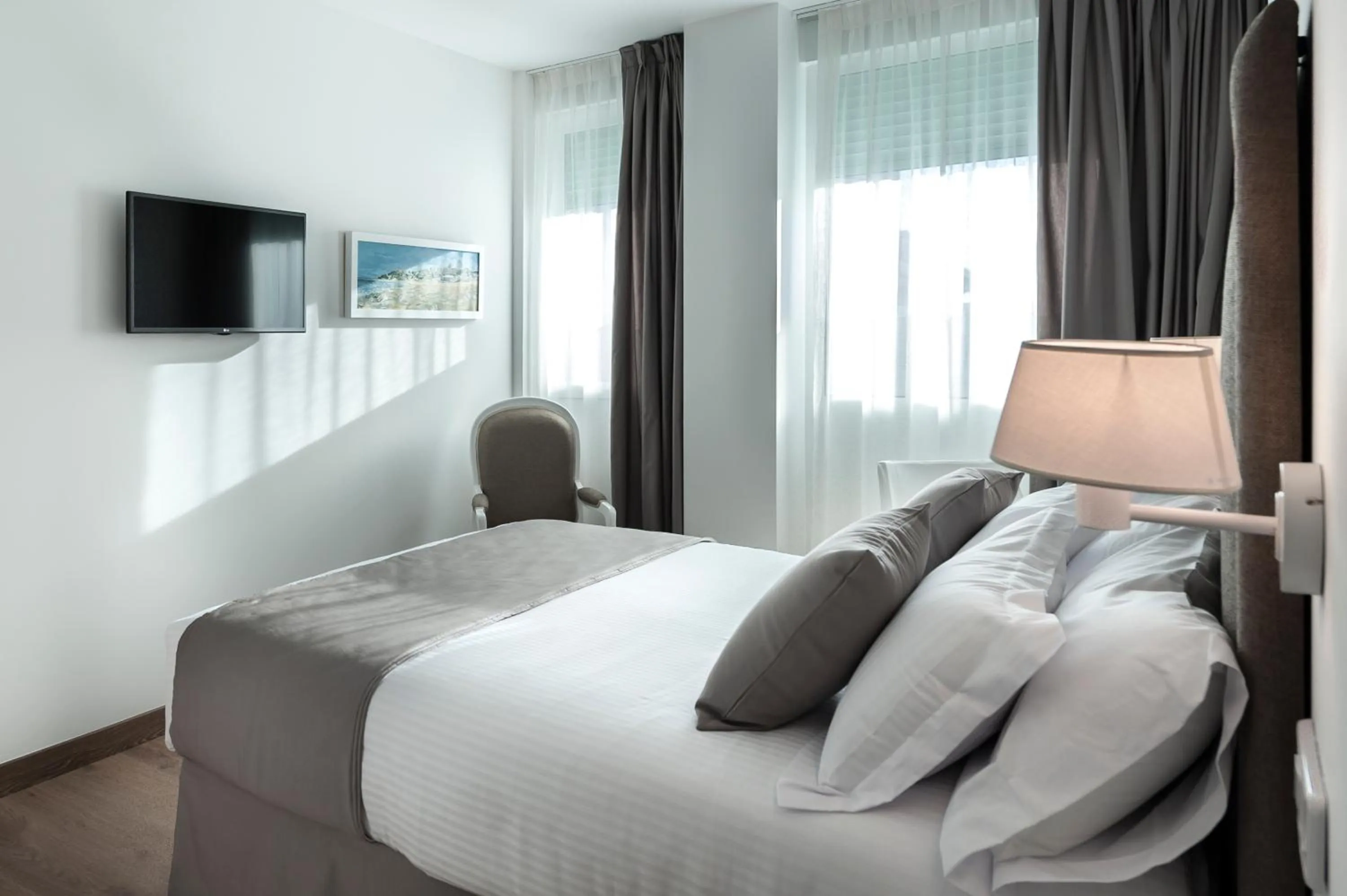 Bedroom, Bed in Suite Home Sardinero