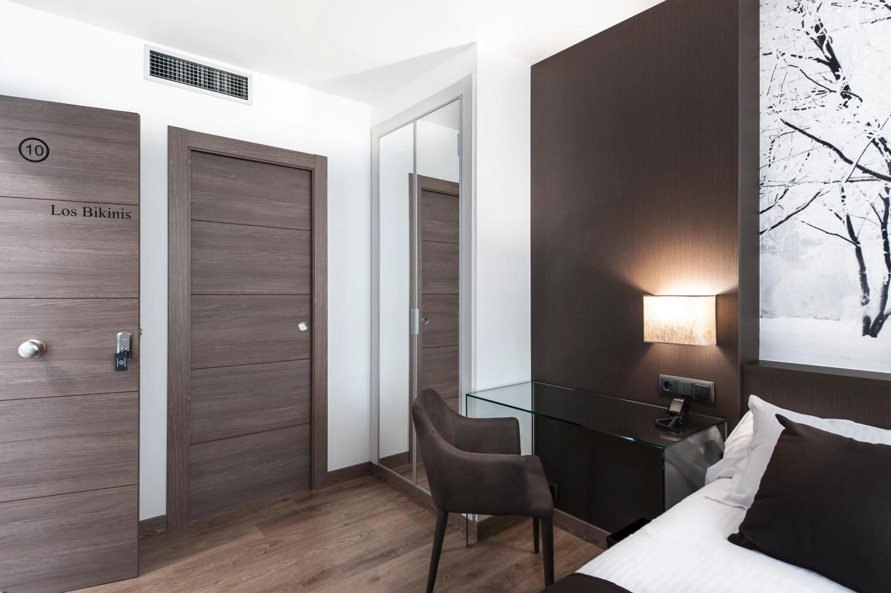 Bedroom, Bed in Suite Home Sardinero