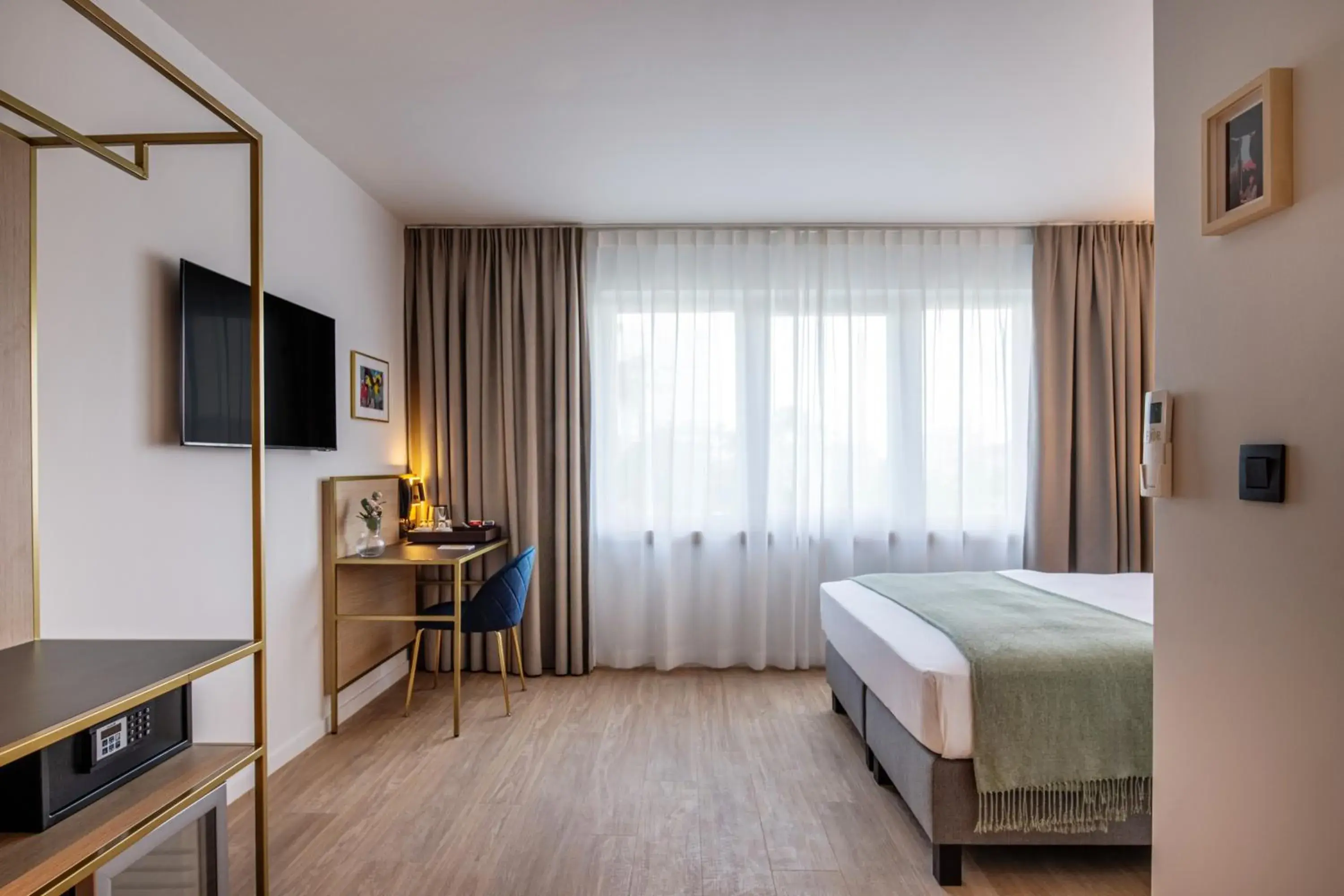 Photo of the whole room, Bed in Hotel Euro Capital Brussels Photo of the whole room, Bed in Hotel Euro Capital Brussels