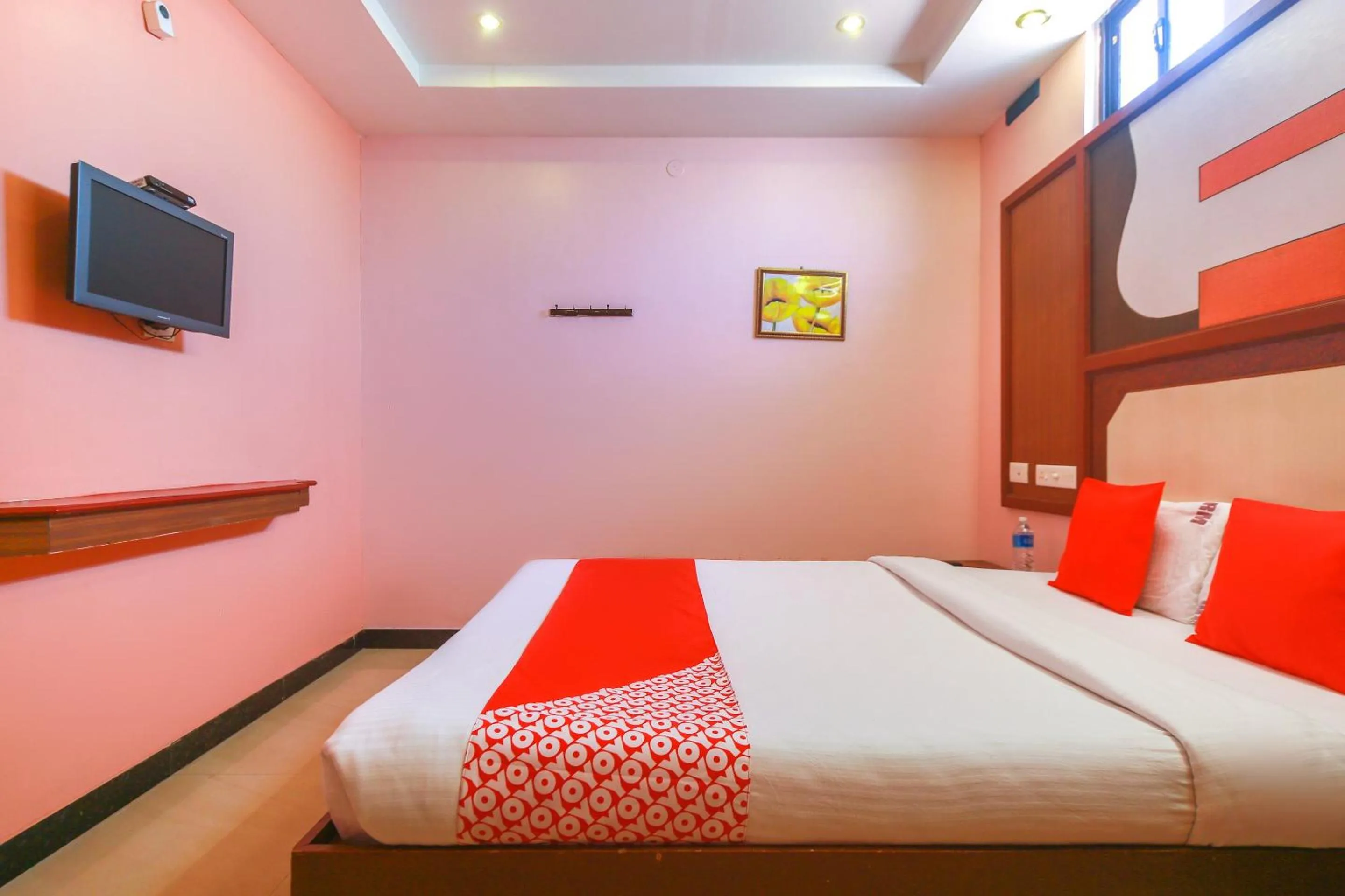 Hotel O Gnana S.R.M Residency
