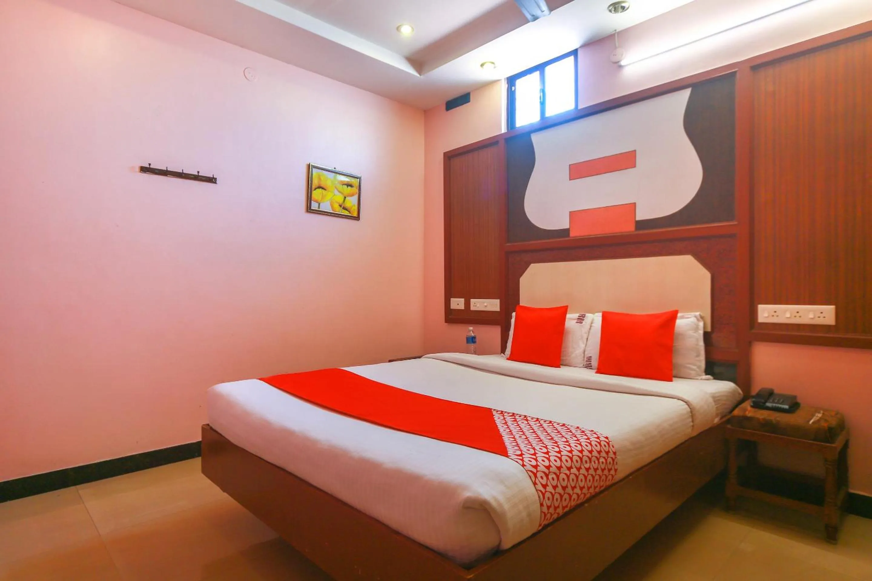 Hotel O Gnana S.R.M Residency