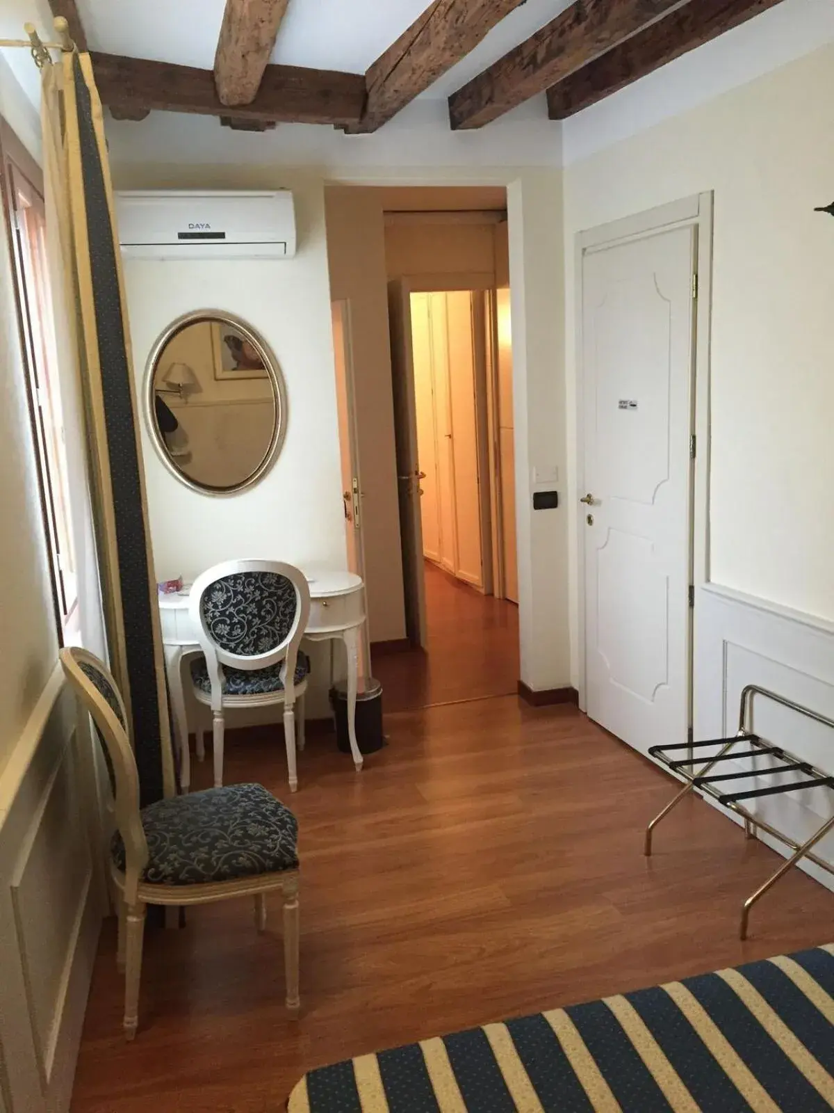 Triple Room - single occupancy in Venice Resorts GuestHouse vicino Piazzale Roma e Stazione Triple Room - single occupancy in Venice Resorts GuestHouse vicino Piazzale Roma e Stazione