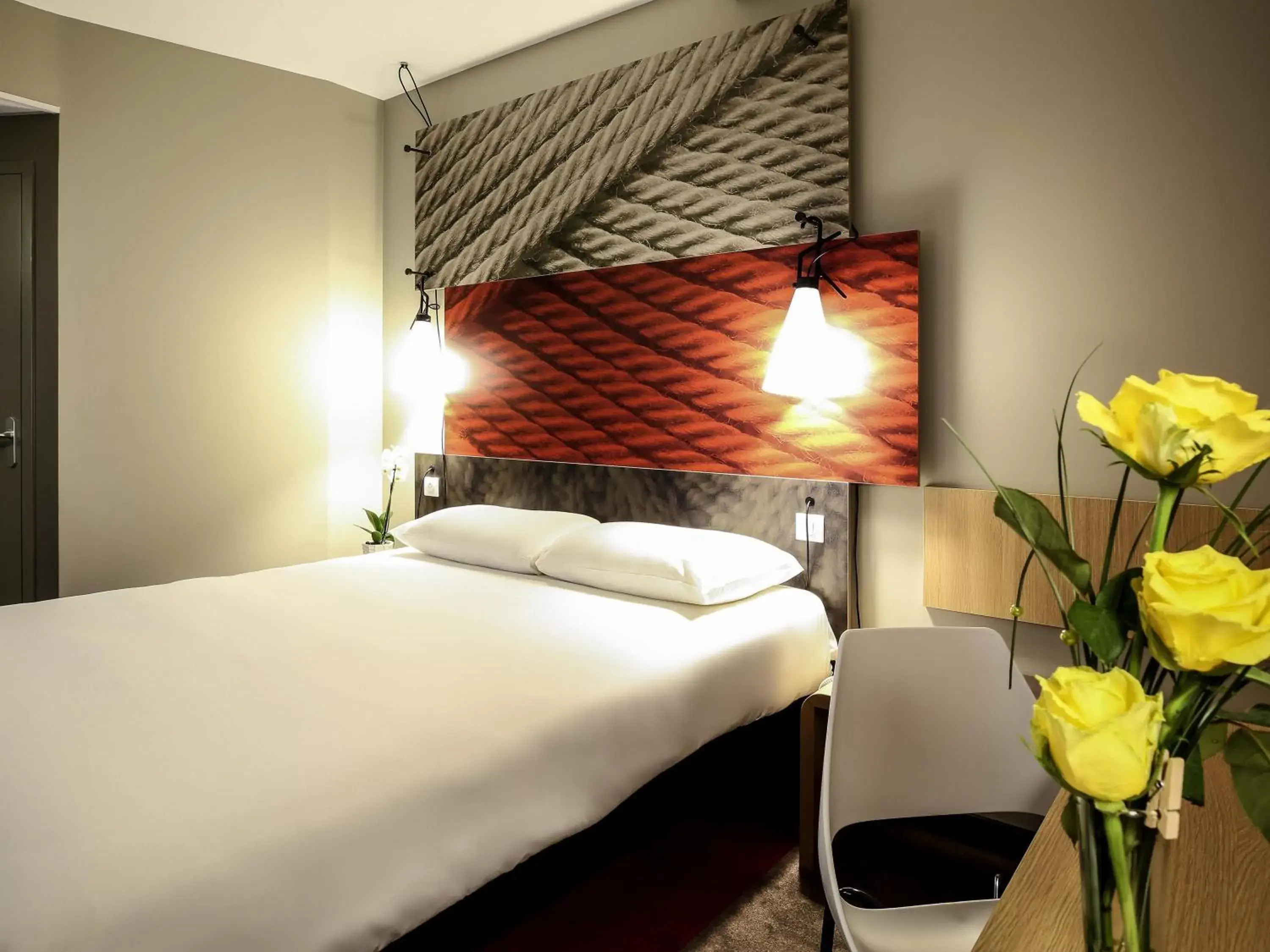 Standard Double Room in Ibis Niort Est Mendes France Standard Double Room in Ibis Niort Est Mendes France