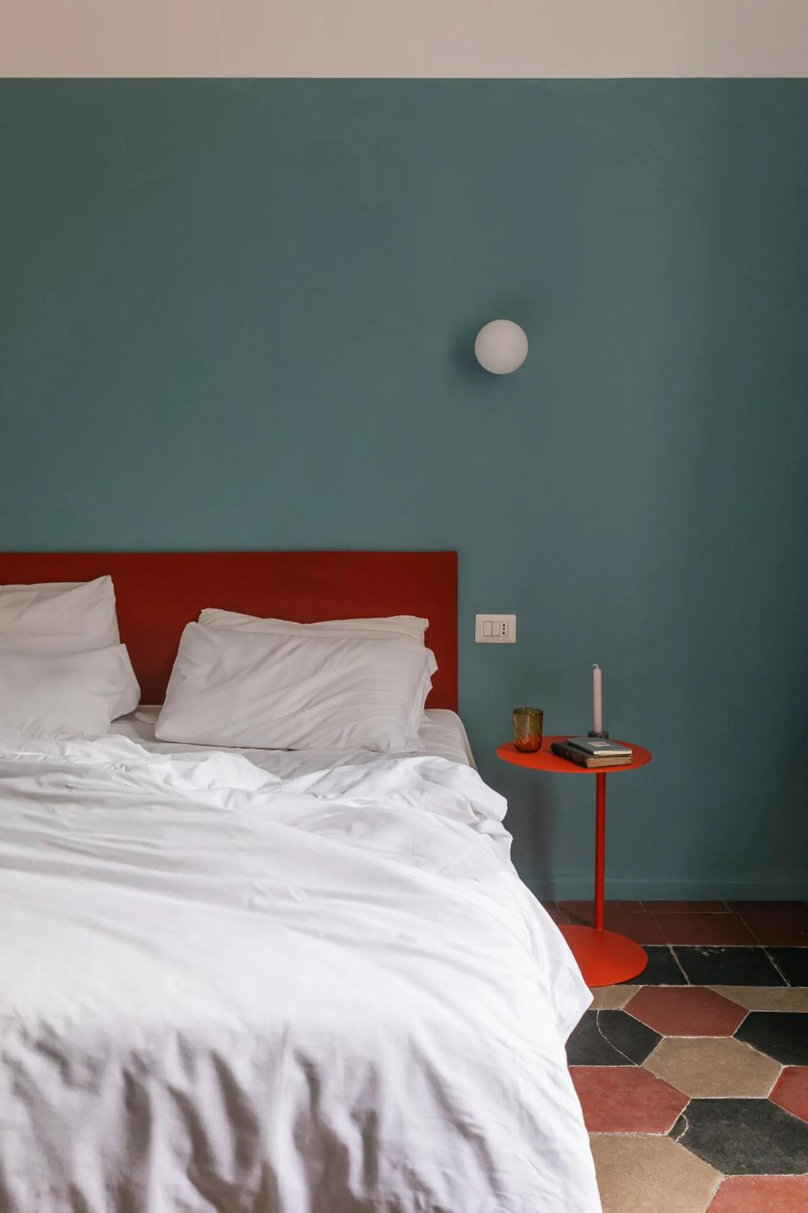 Decorative detail, Bed in Passepartout