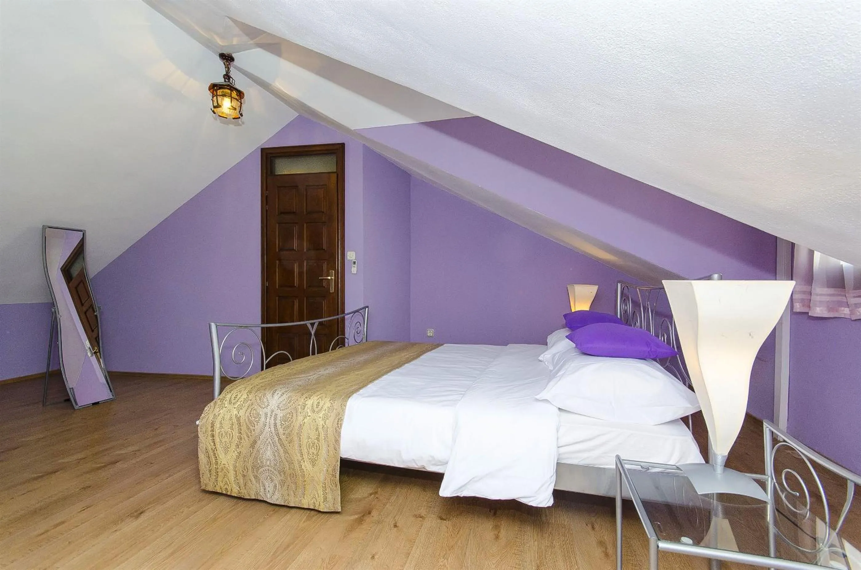 Bedroom, Bed in Palace Derossi