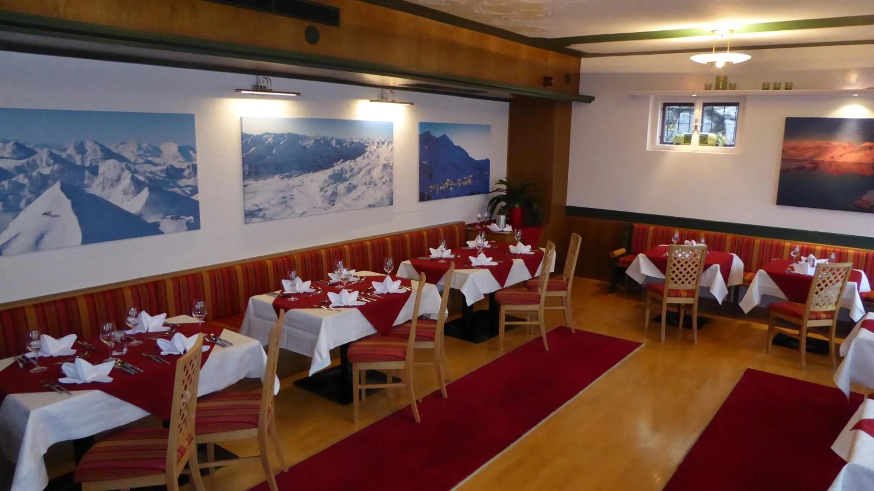 Restaurant/places to eat in Hotel Mosermandl