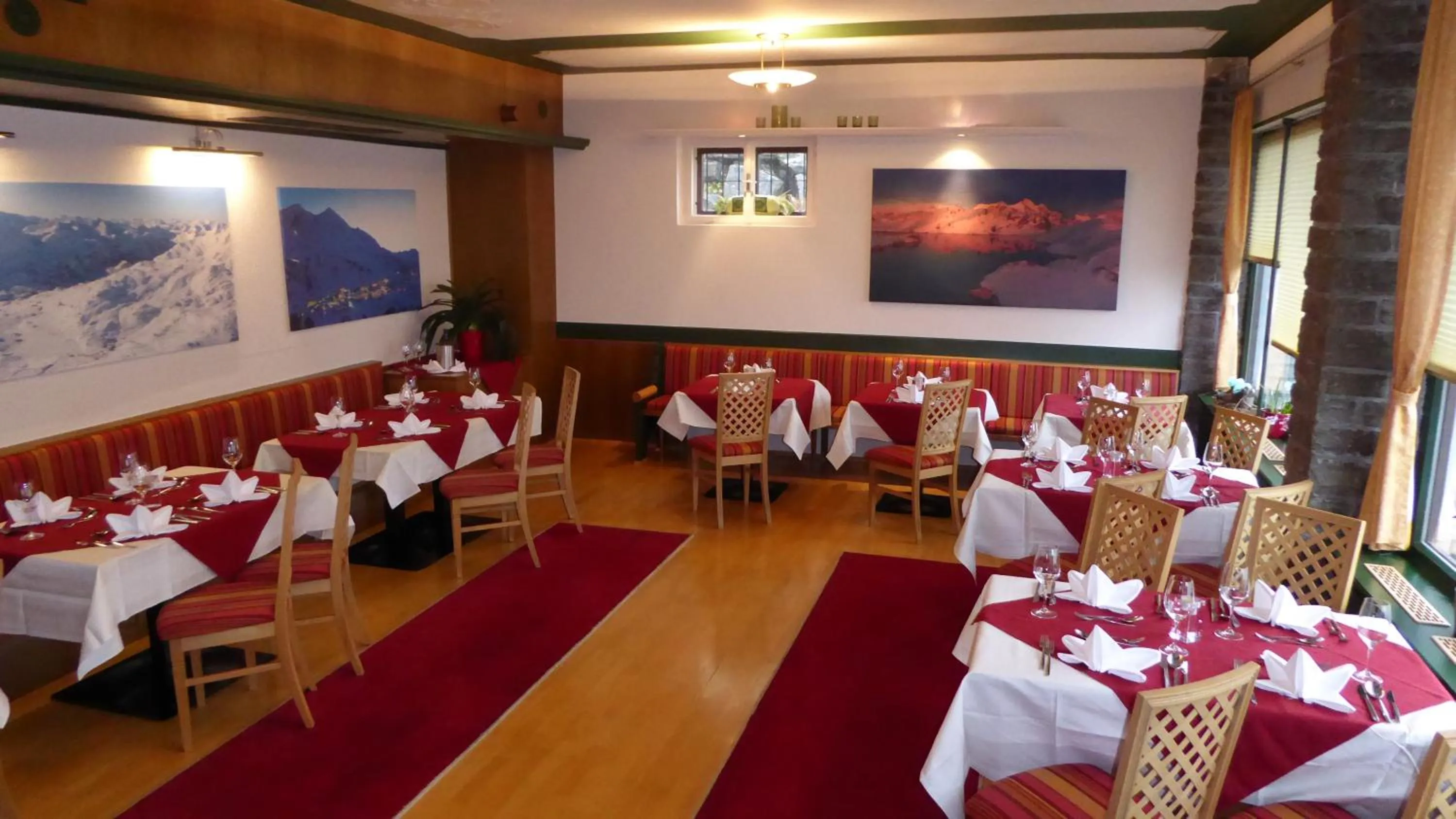 Restaurant/places to eat in Hotel Mosermandl