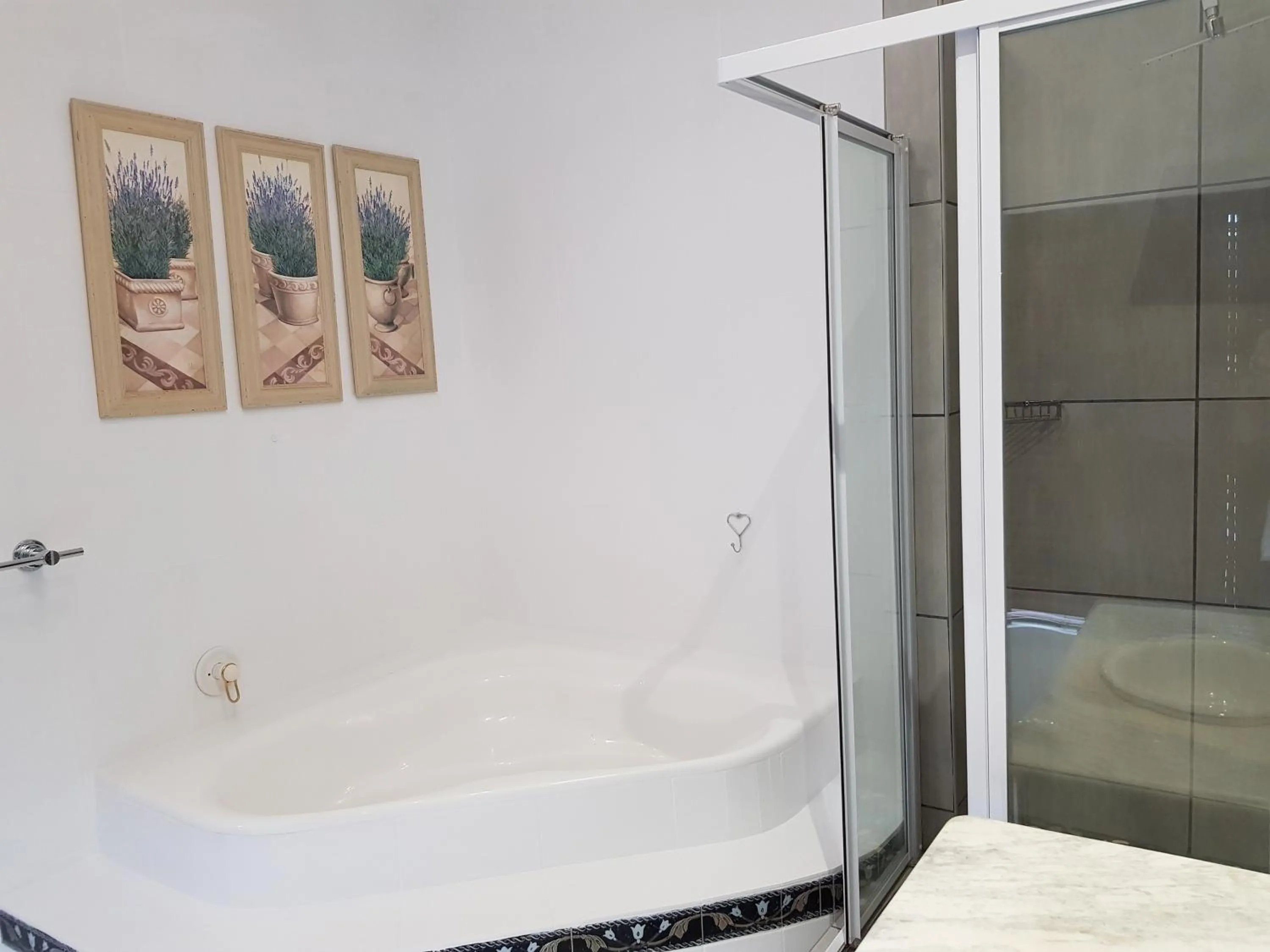 Bathroom in Zonnevanger Guesthouse