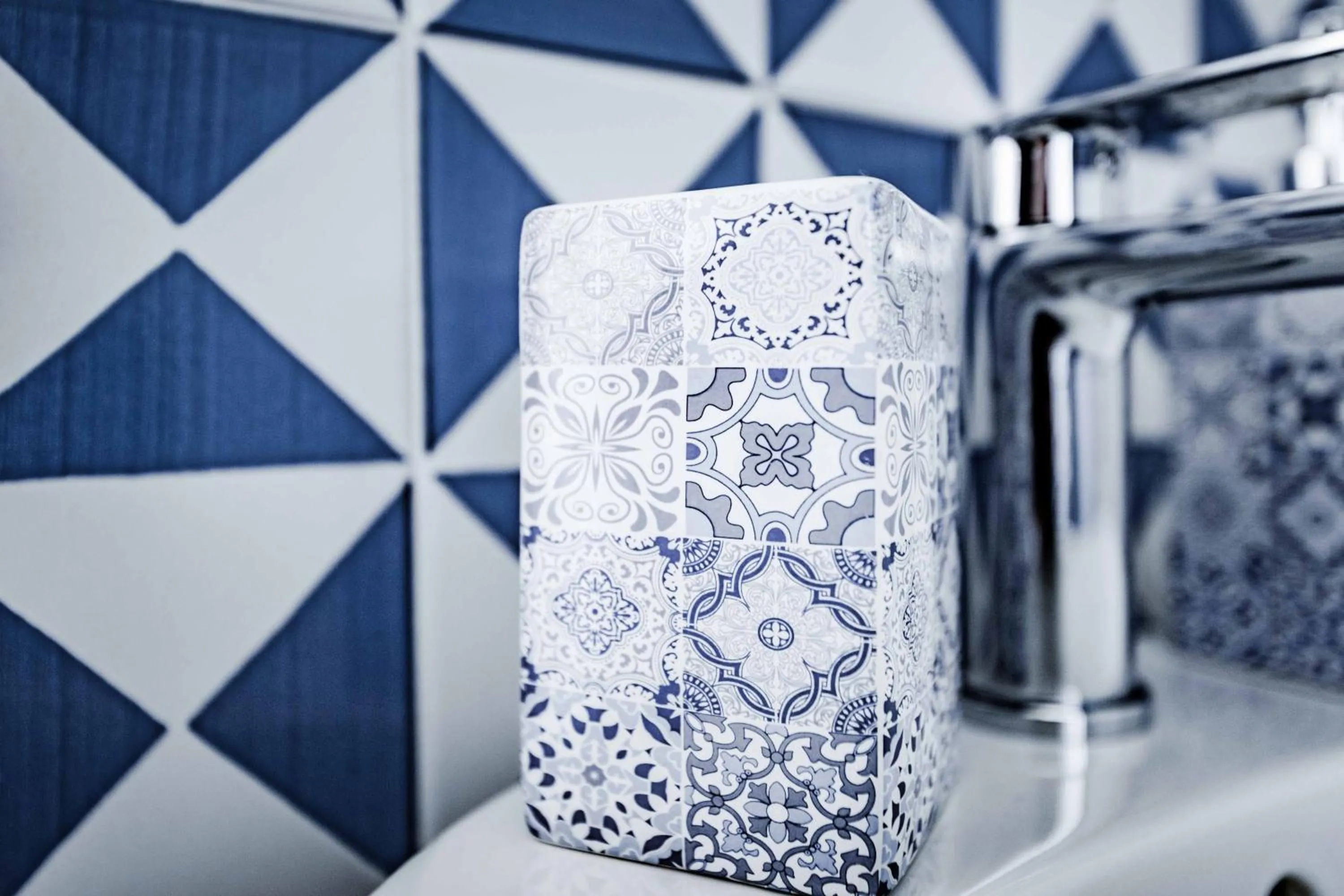 Decorative detail in On the beach Sea-view&Kitchen In Room