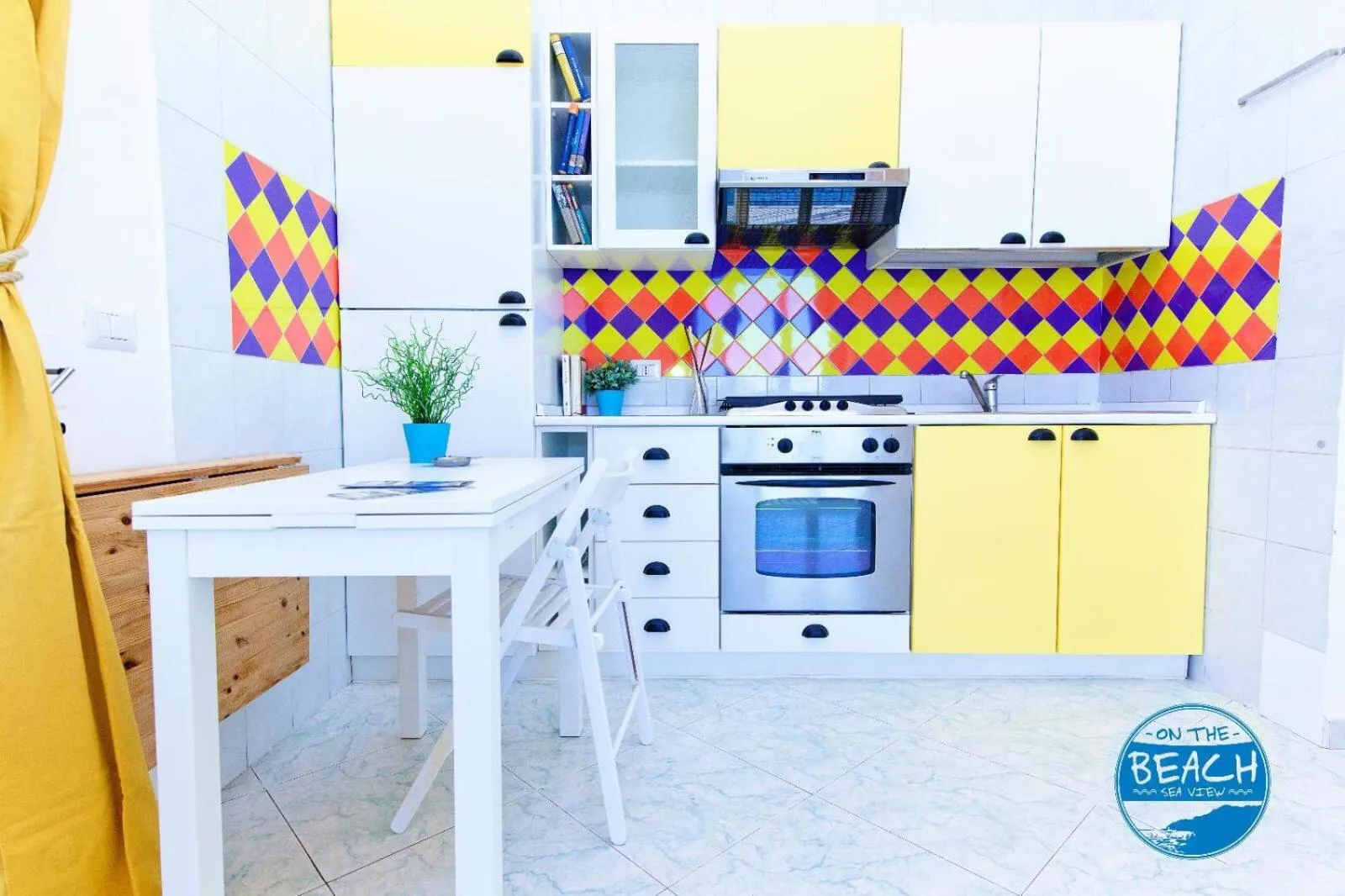 Dining area in On the beach Sea-view&Kitchen In Room