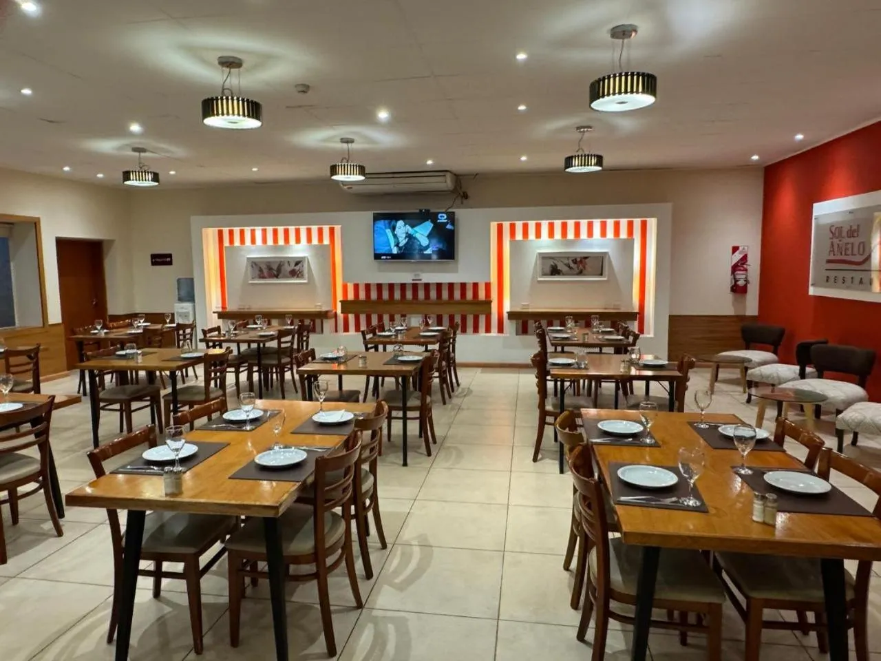 Restaurant/places to eat in Hotel Sol del Añelo