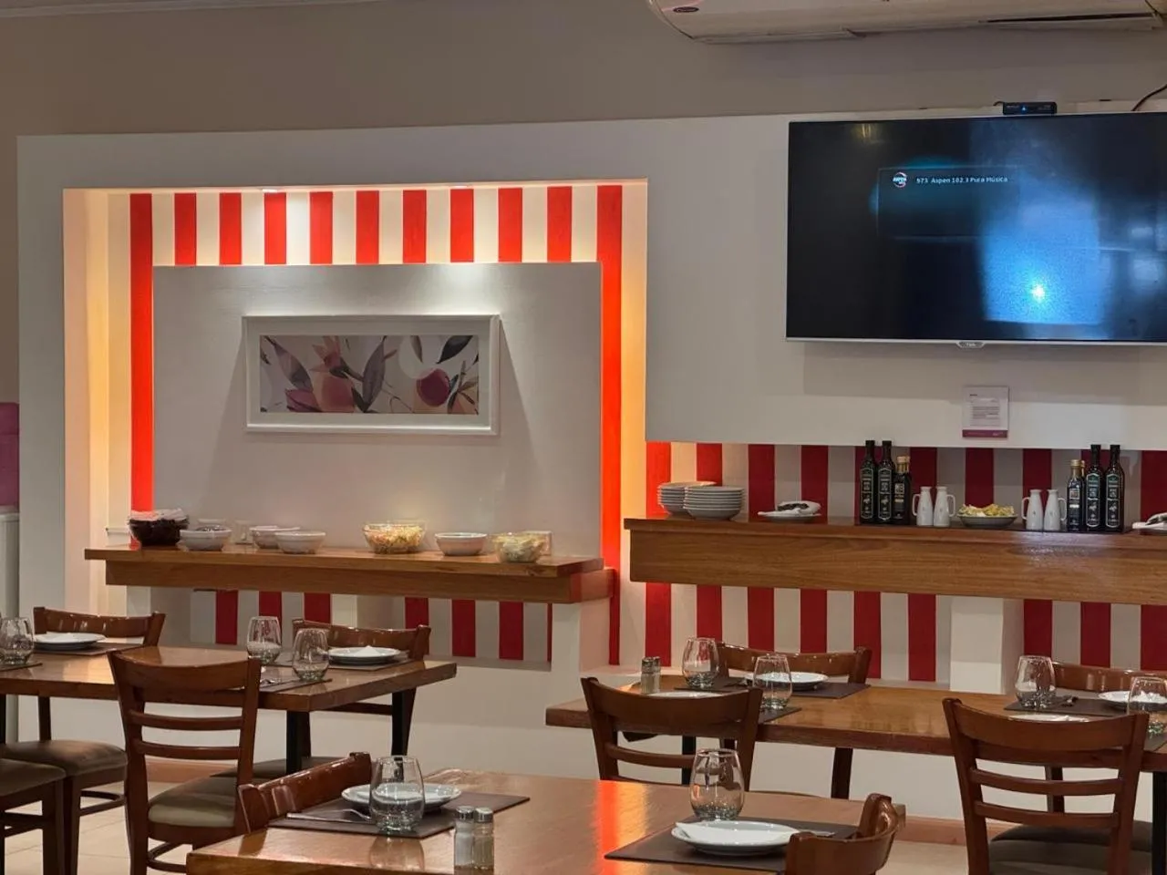Restaurant/places to eat in Hotel Sol del Añelo