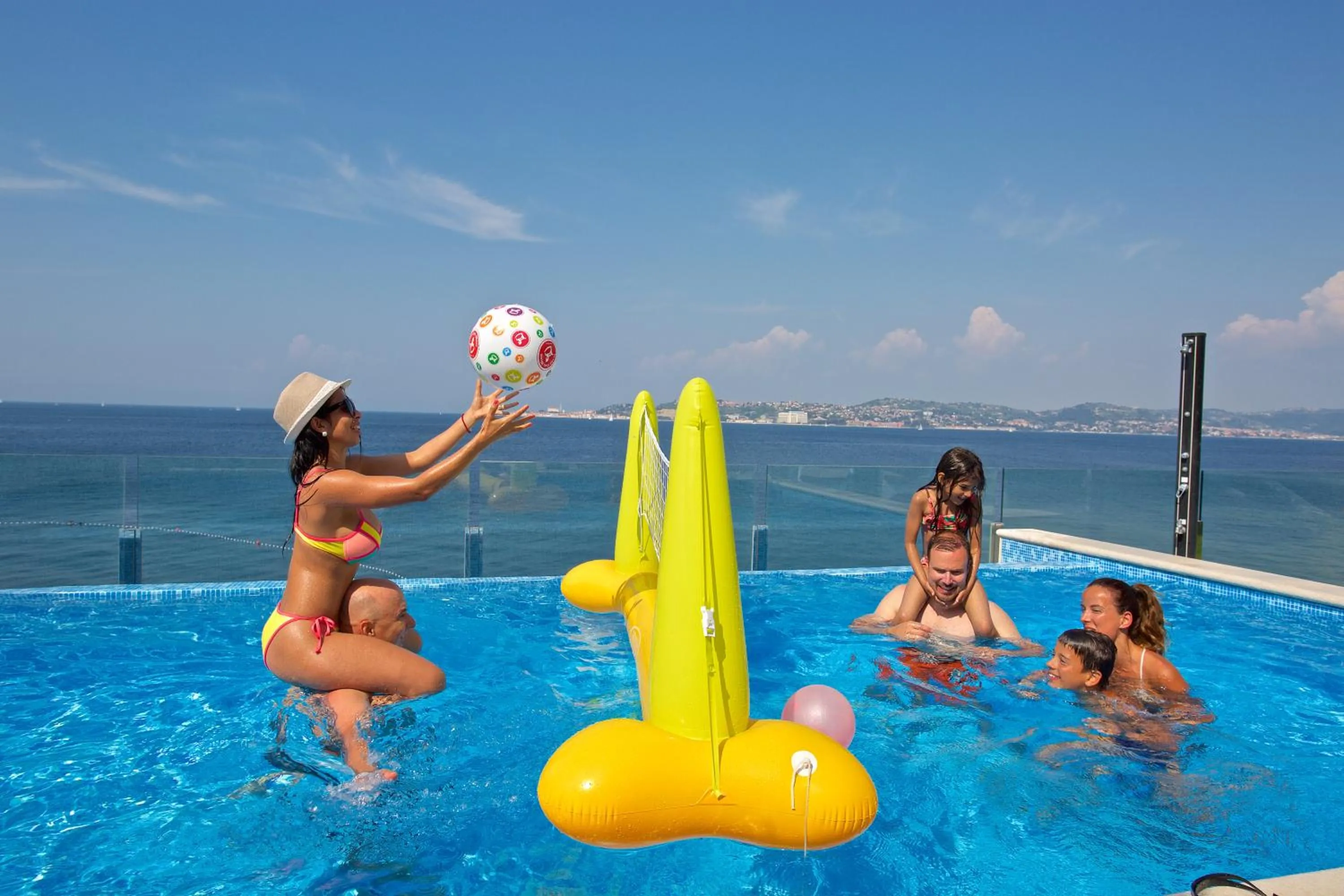 People in Villa Sarah