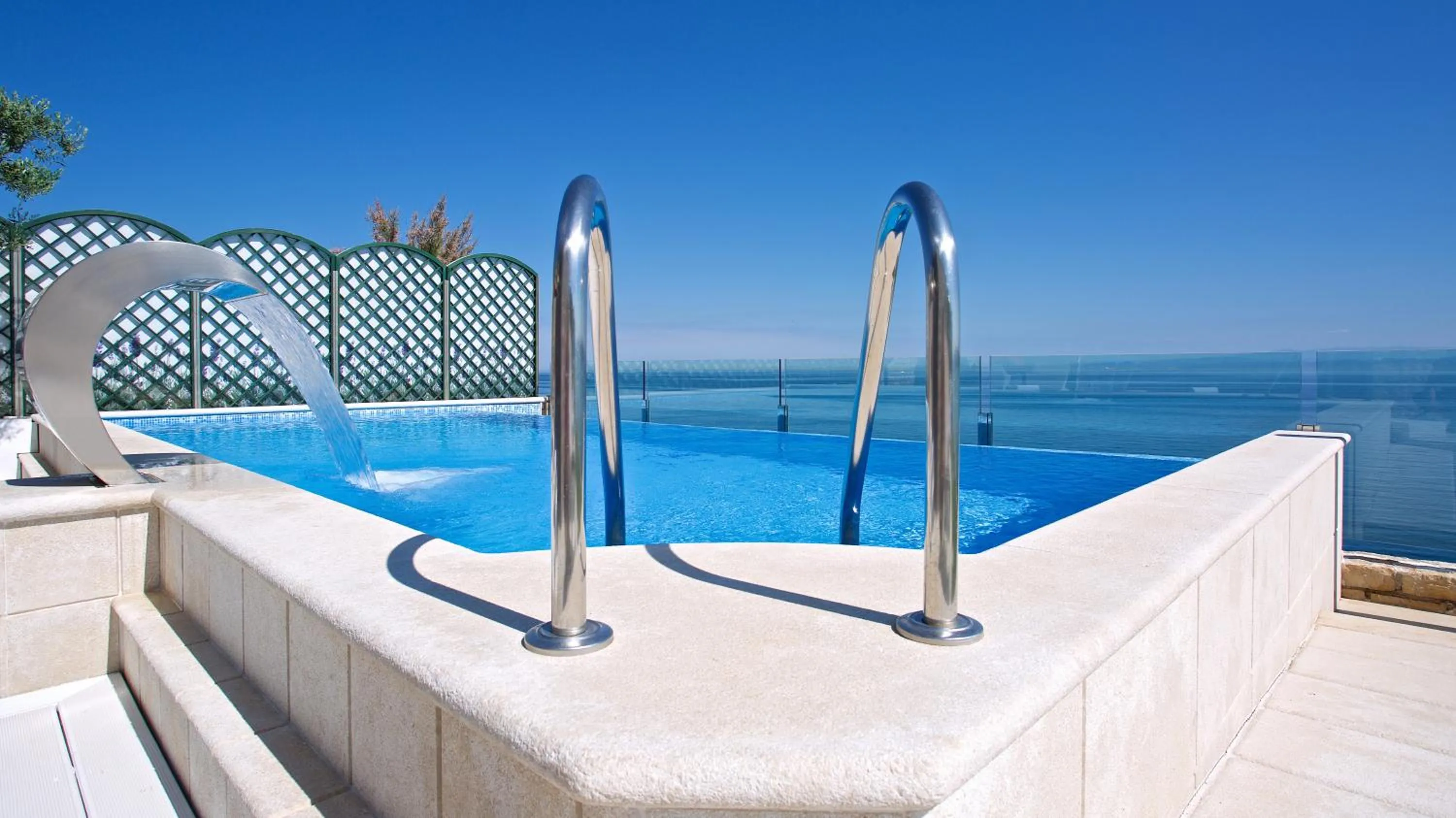 Swimming pool in Villa Sarah