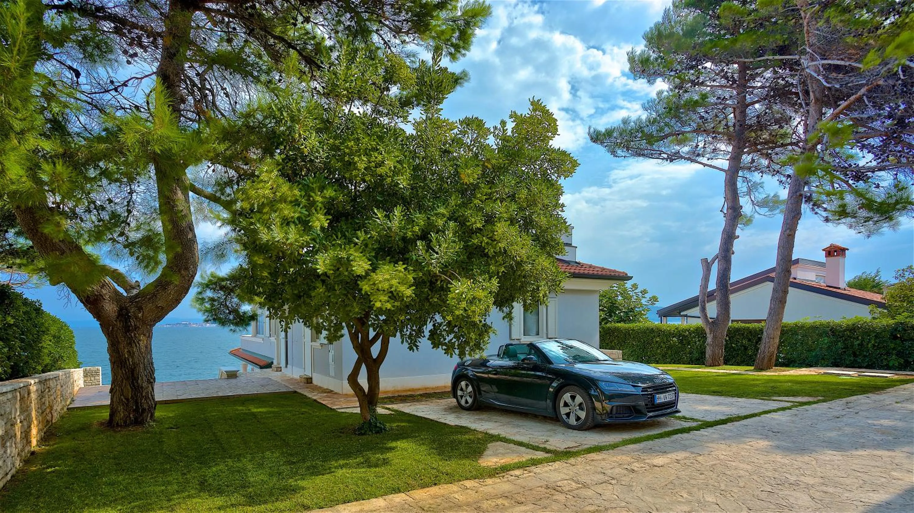 Property building in Villa Sarah