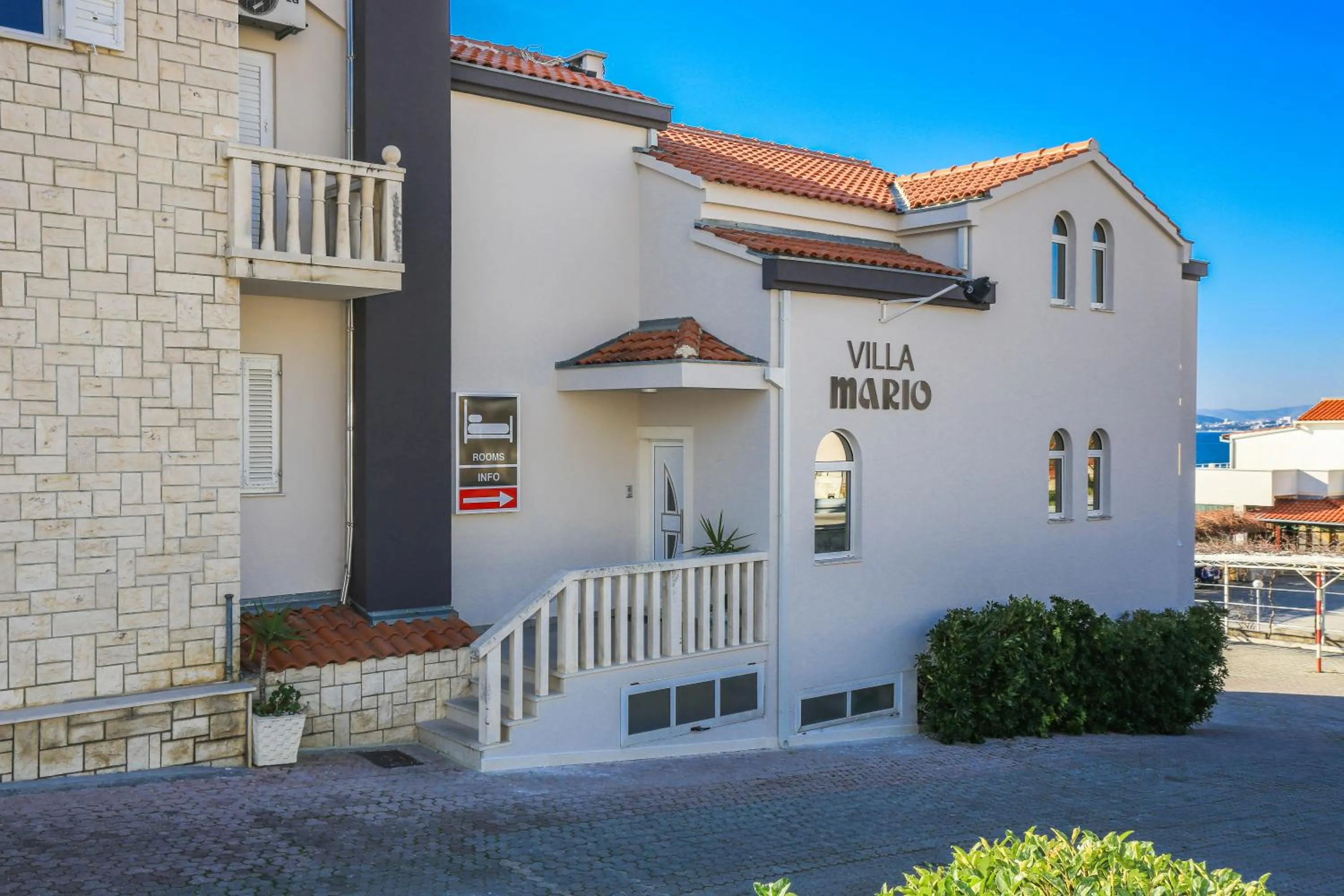 Property building in Villa Mario
