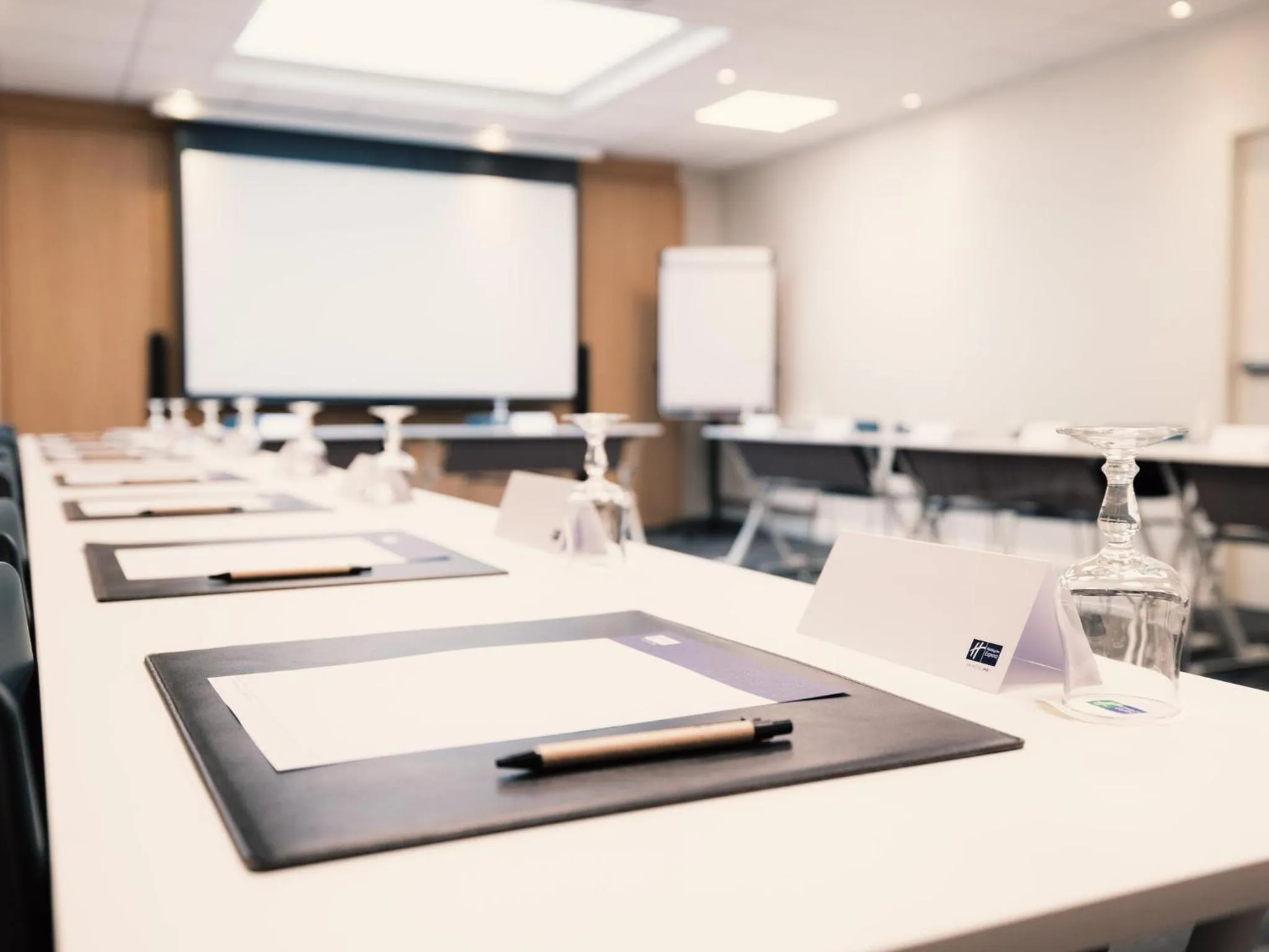 Meeting/conference room in Holiday Inn Express Lille Centre by IHG