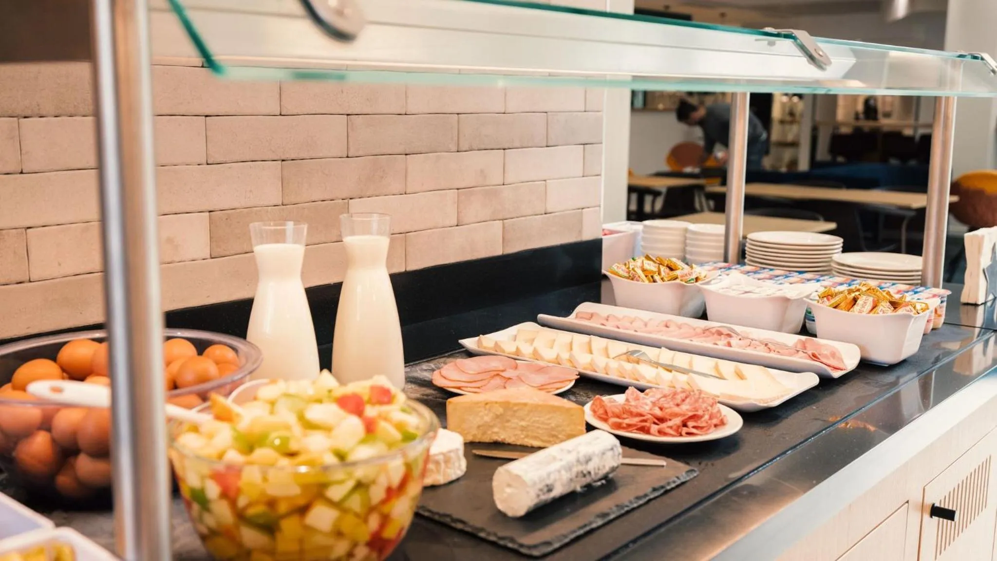 Breakfast in Holiday Inn Express Lille Centre by IHG