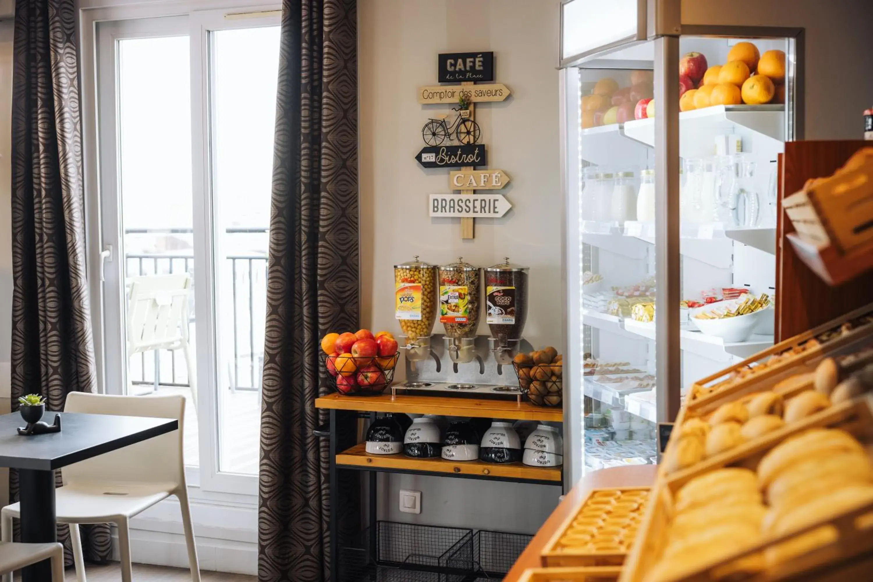 Restaurant/places to eat, Bed in Hotel Chagnot Restaurant/places to eat, Bed in Hotel Chagnot