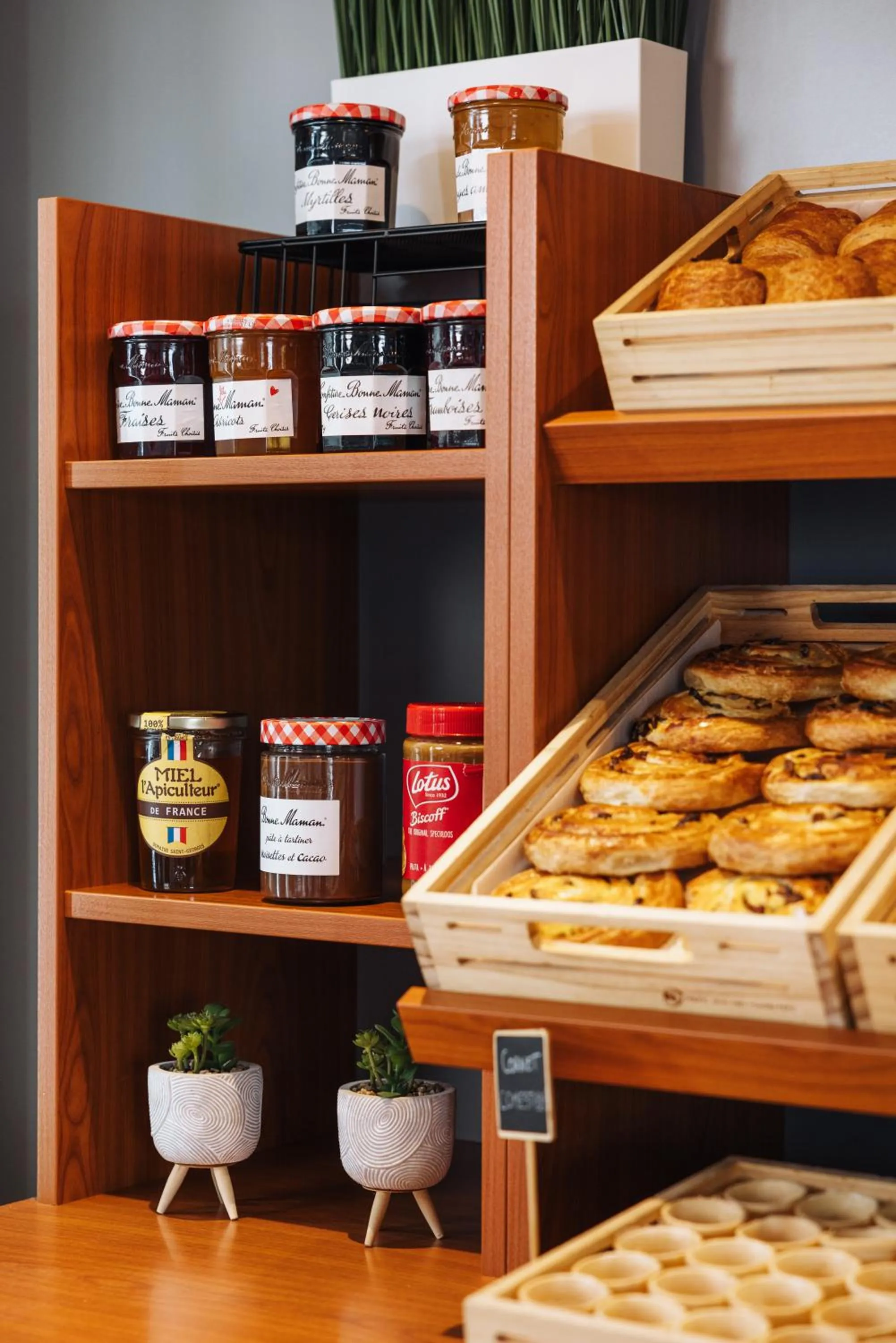 Restaurant/places to eat in Hotel Chagnot