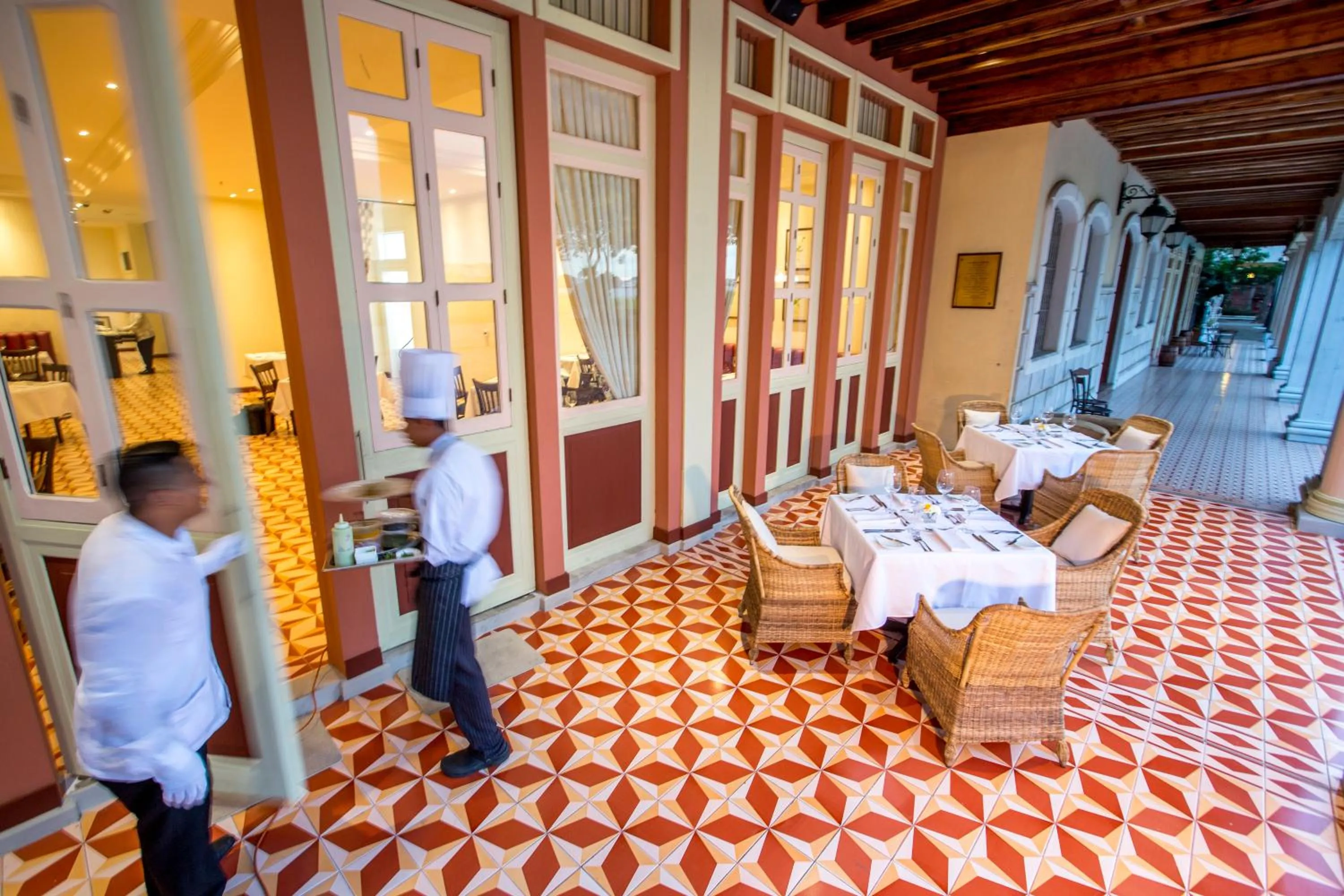Restaurant/places to eat in Hotel del Parque