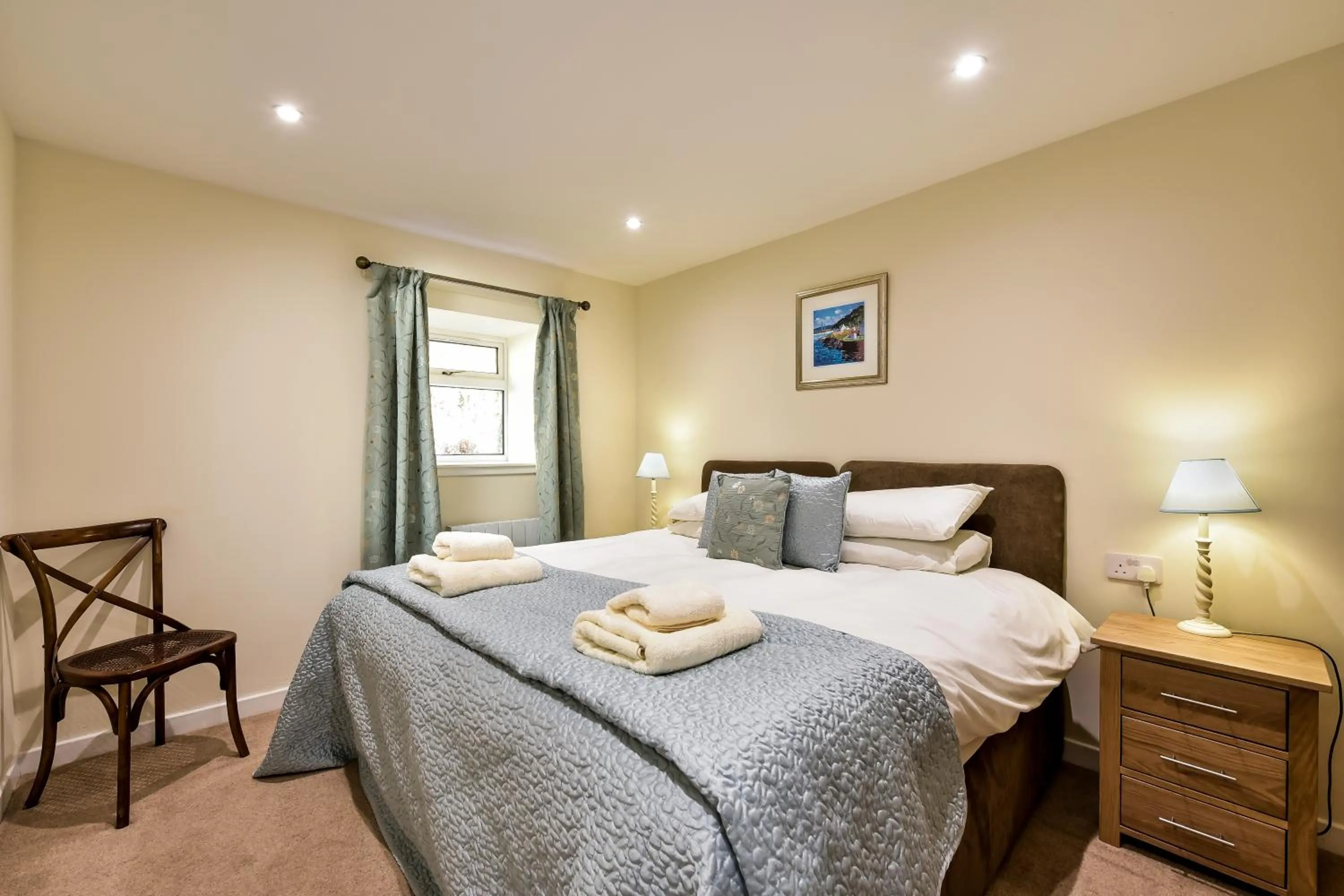 Bedroom, Bed in Melfort Village