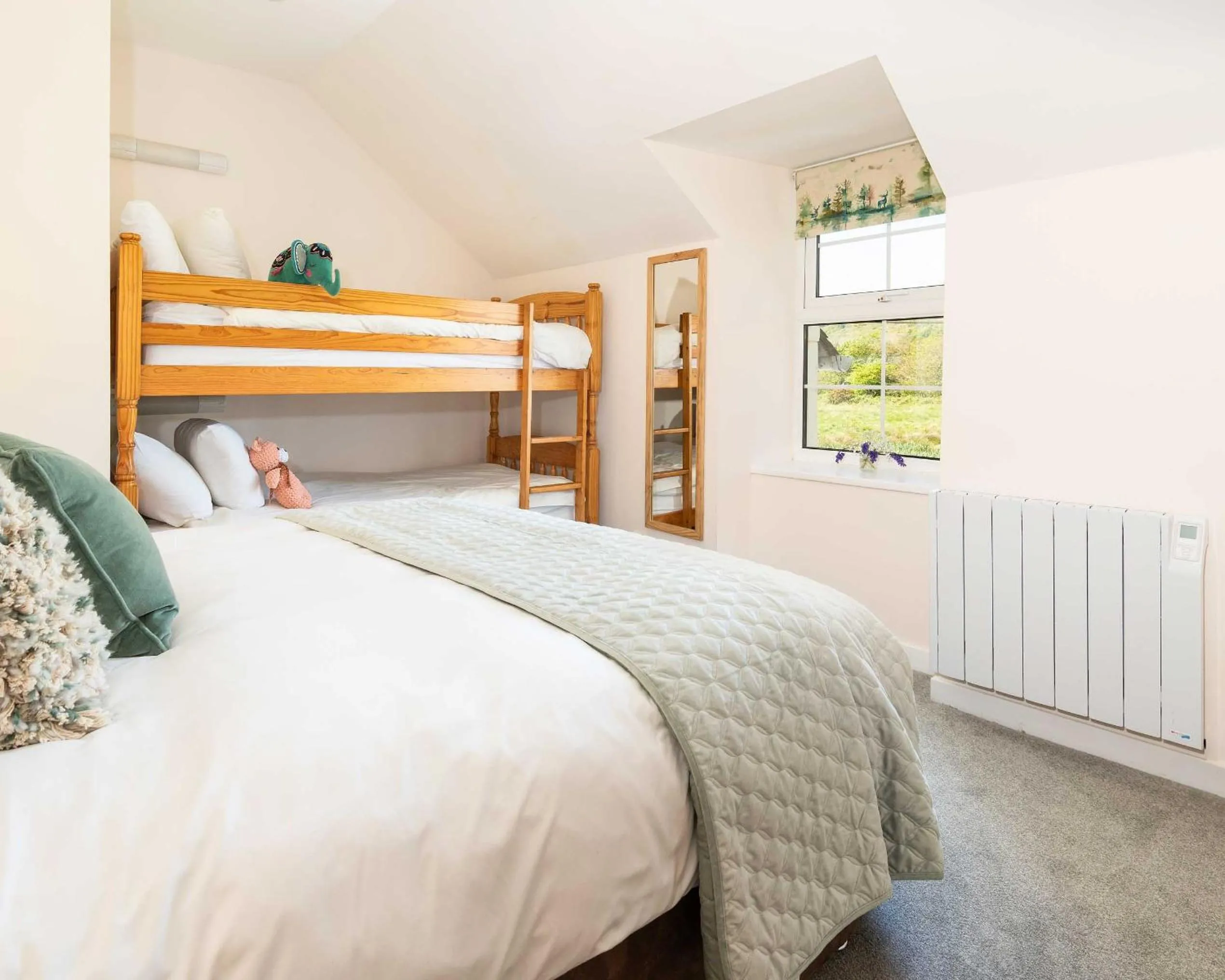 Bedroom, Bed in Melfort Village
