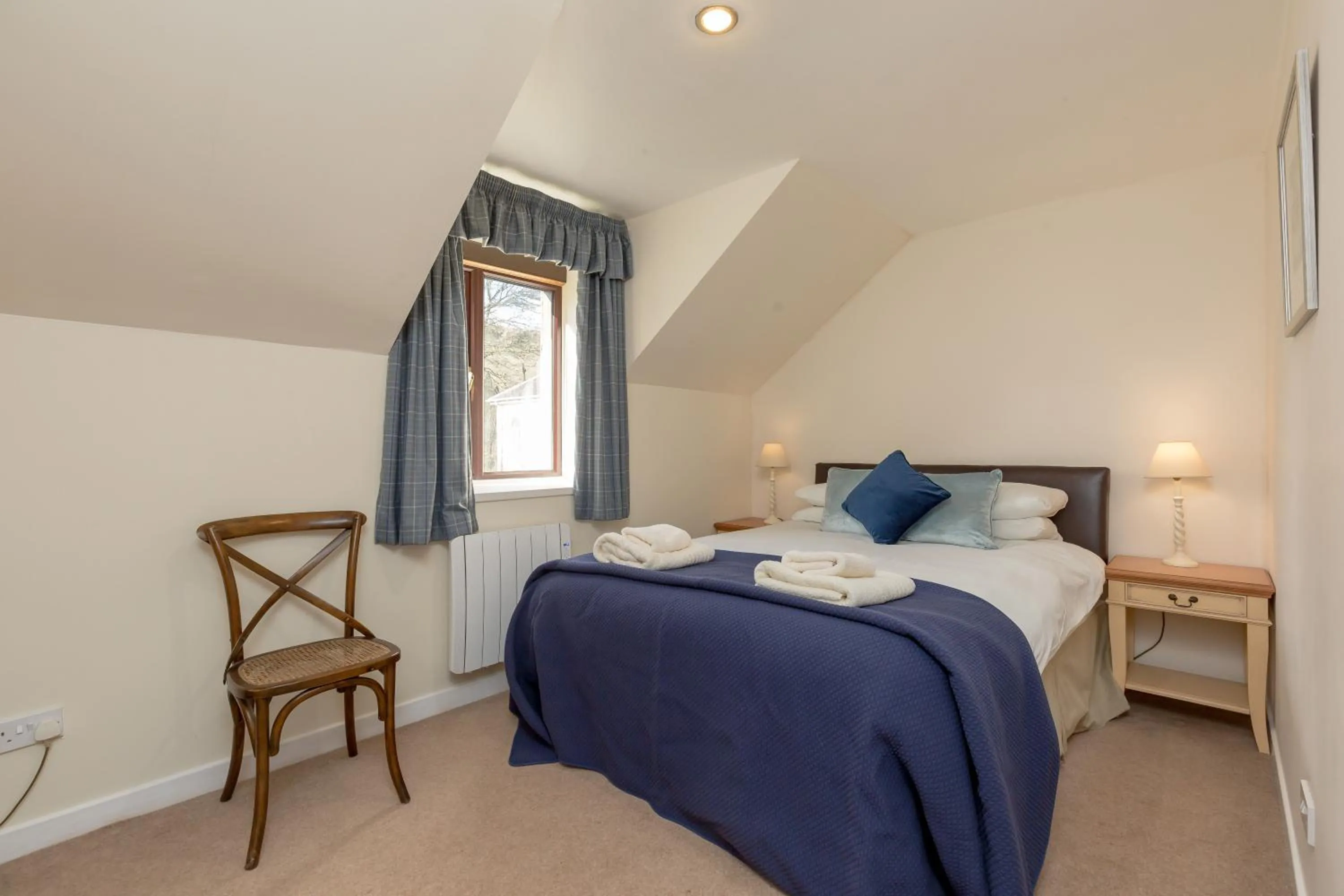 Bedroom, Bed in Melfort Village