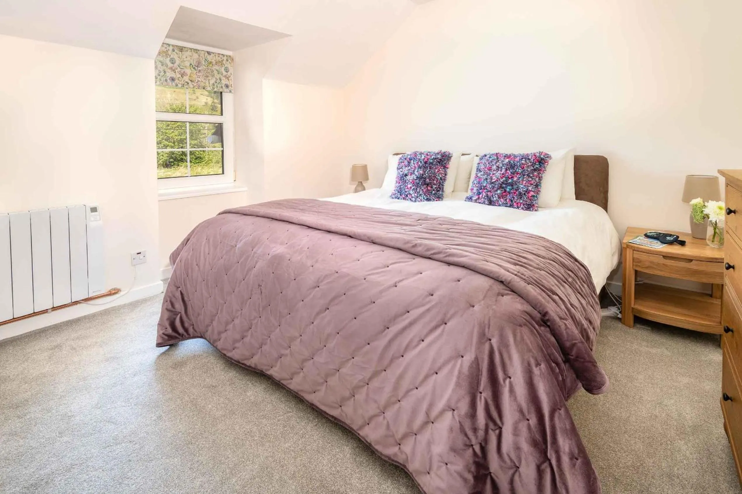 Bedroom, Bed in Melfort Village