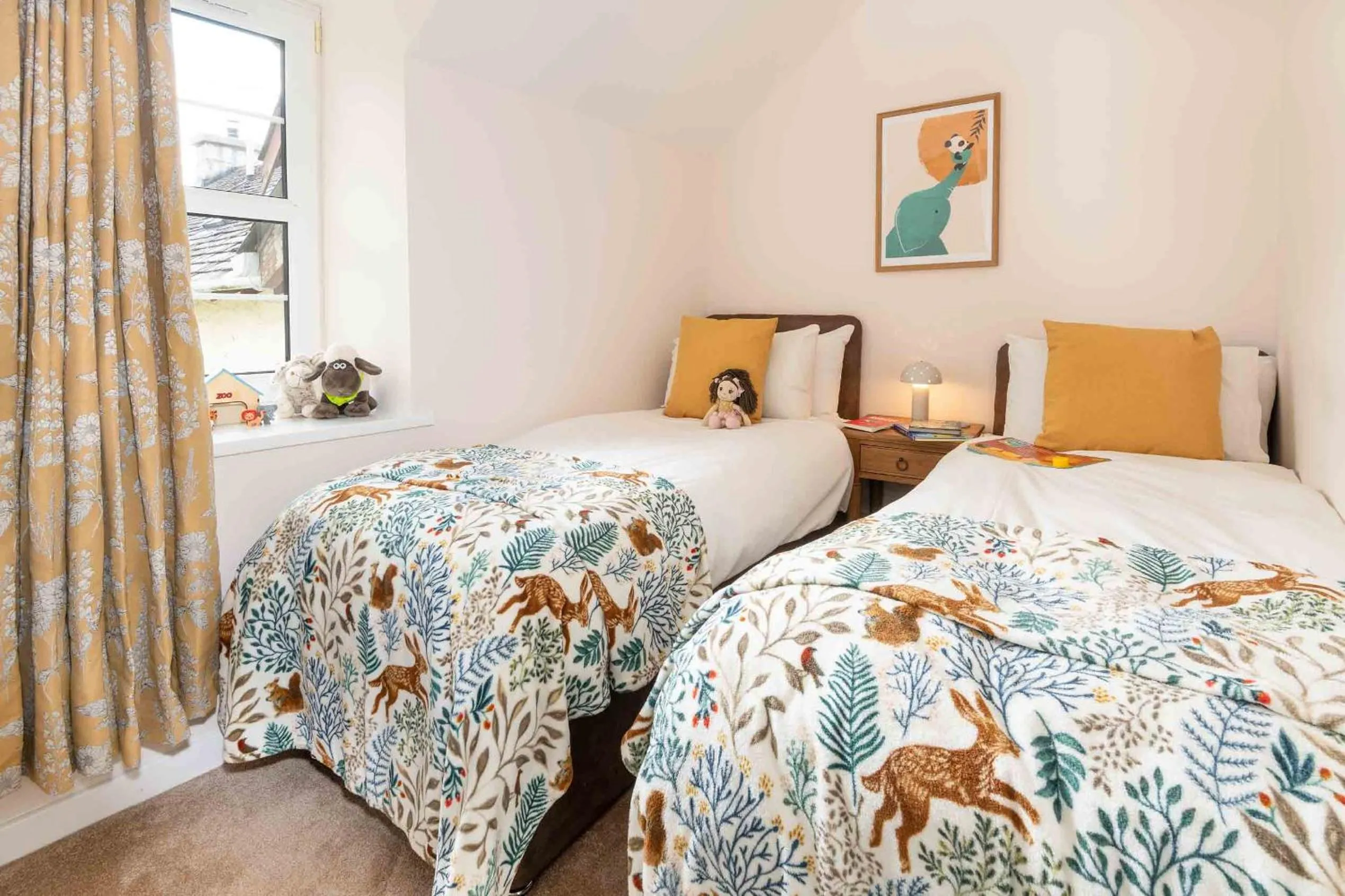 Bedroom, Bed in Melfort Village