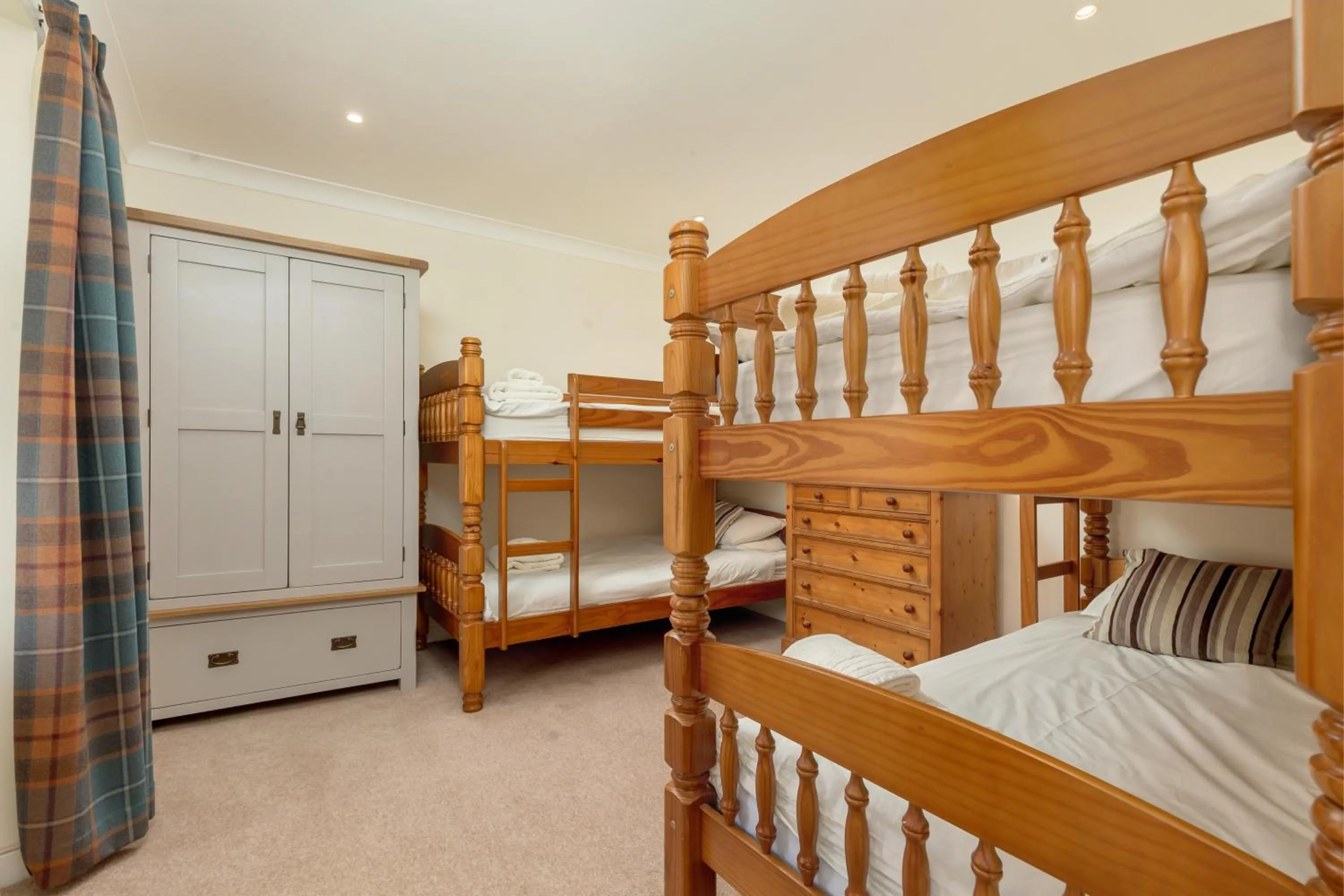 Bedroom, Bed in Melfort Village