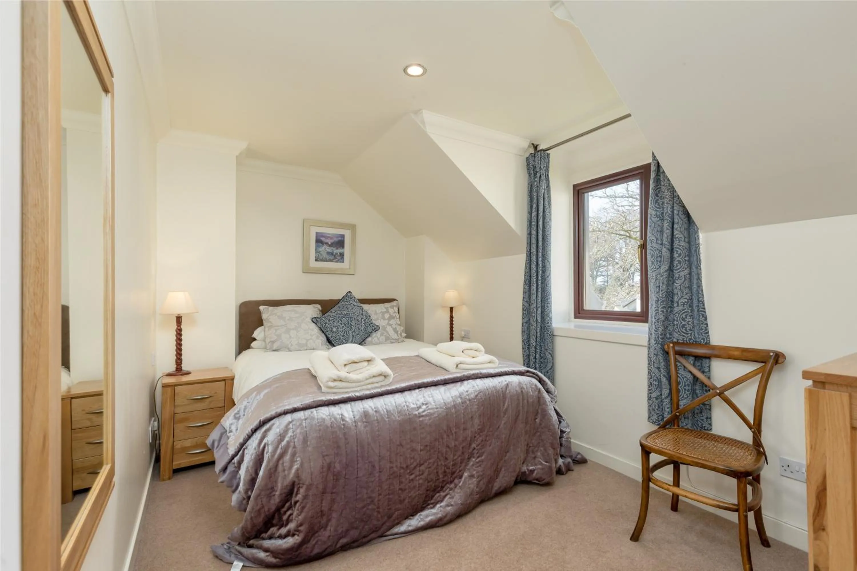 Bedroom, Bed in Melfort Village