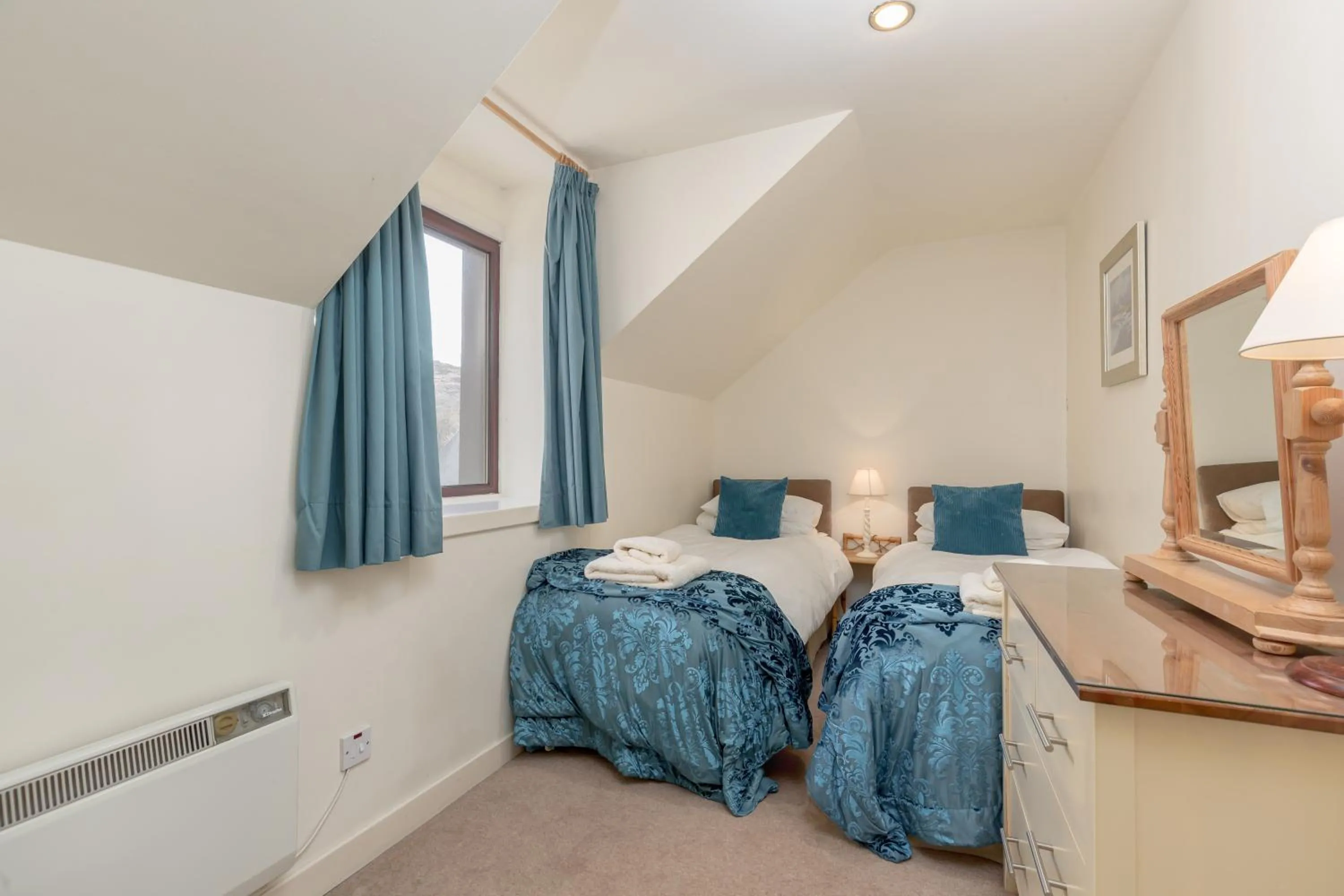 Bedroom, Bed in Melfort Village
