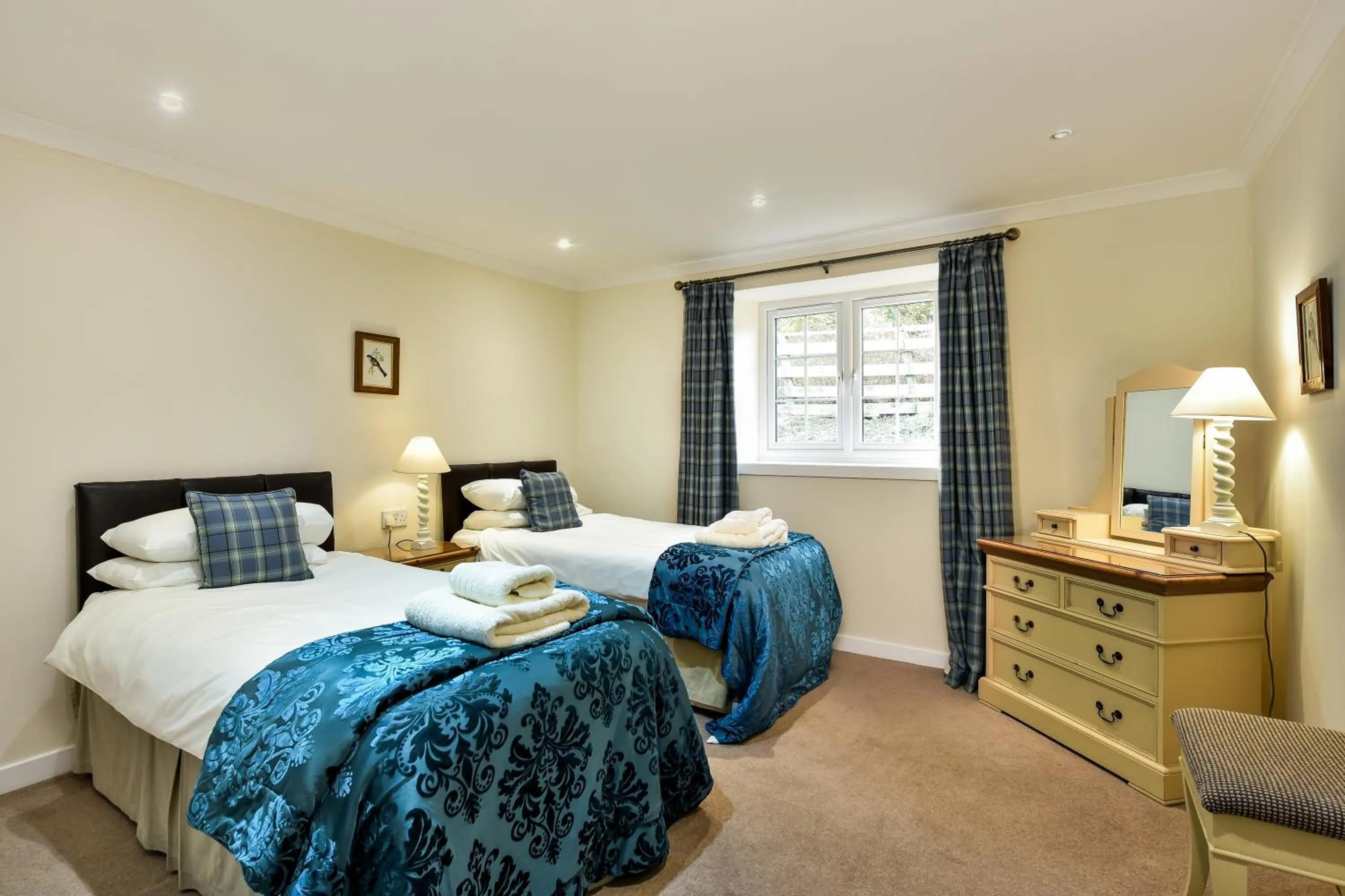 Bedroom, Bed in Melfort Village