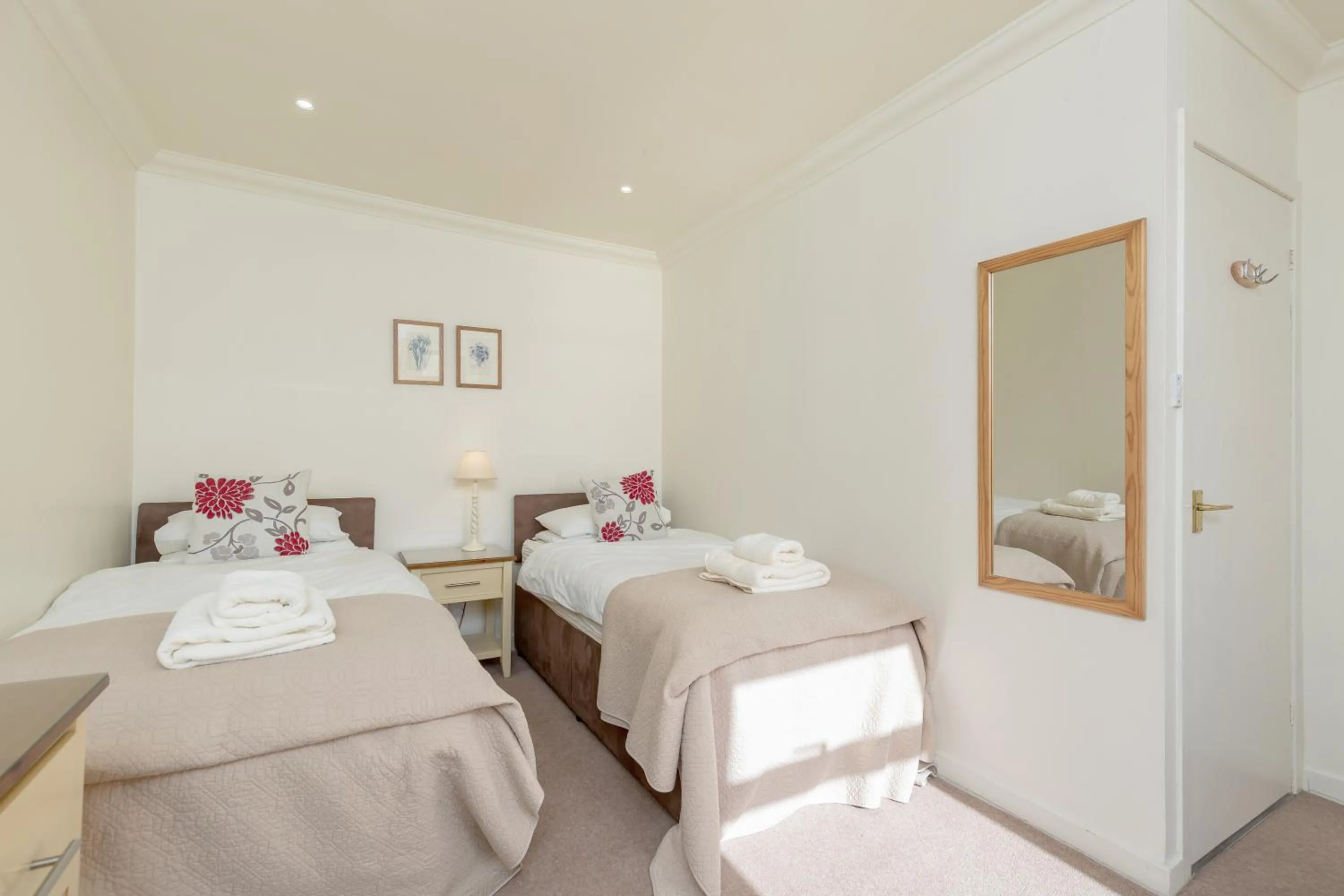 Bedroom, Bed in Melfort Village