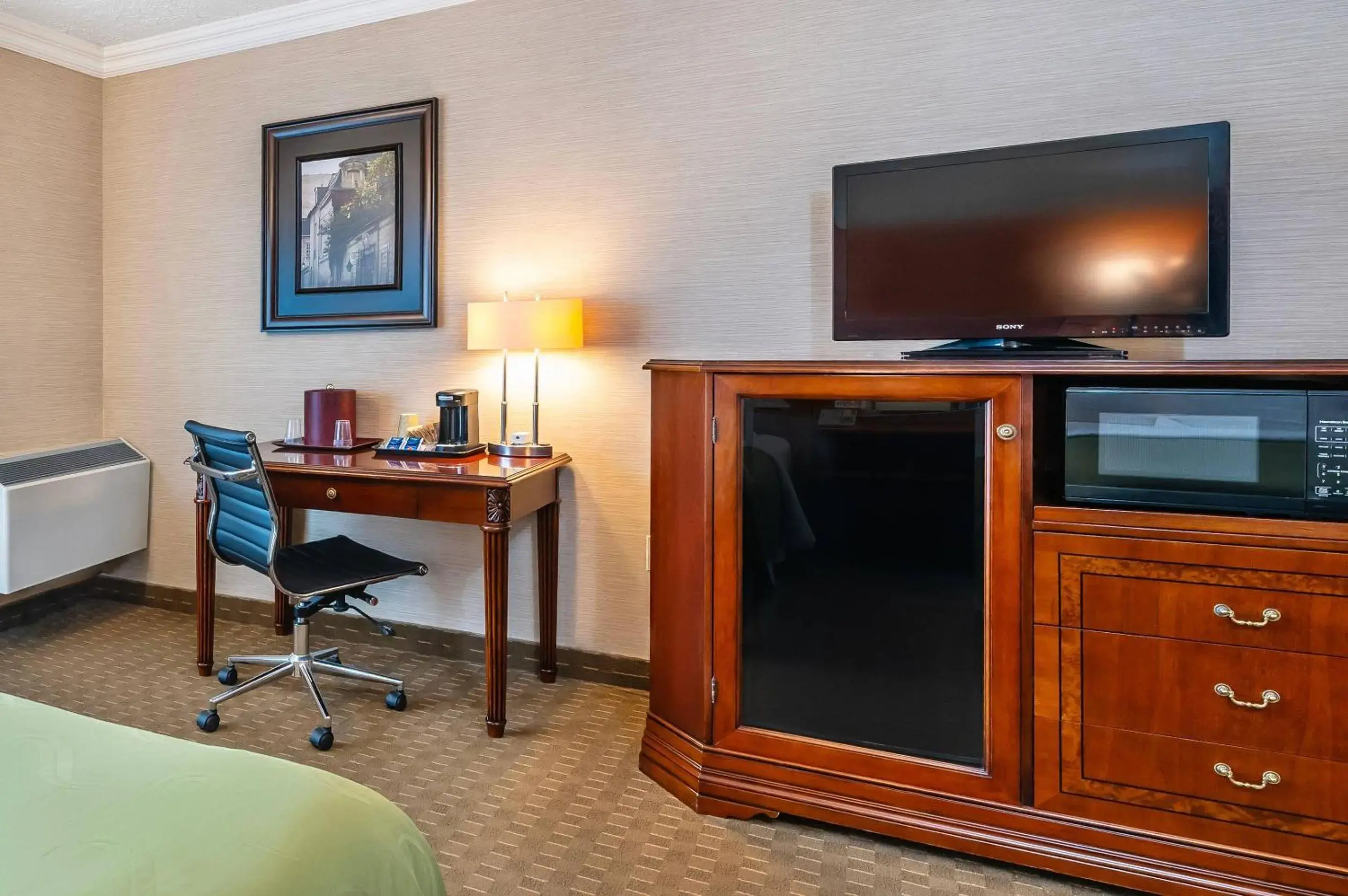 Bedroom in Rodeway Inn Festival Bedroom in Rodeway Inn Festival