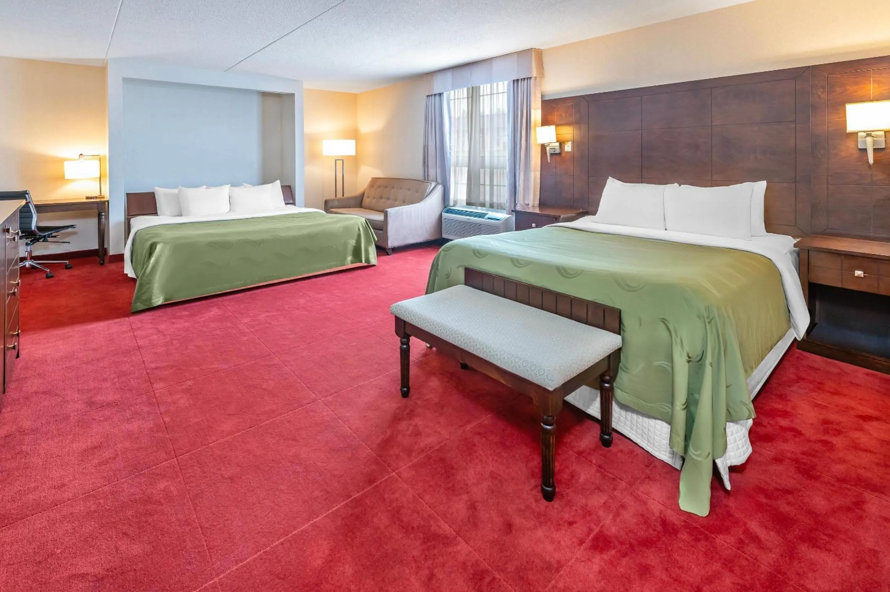 Bedroom, Bed in Rodeway Inn Festival