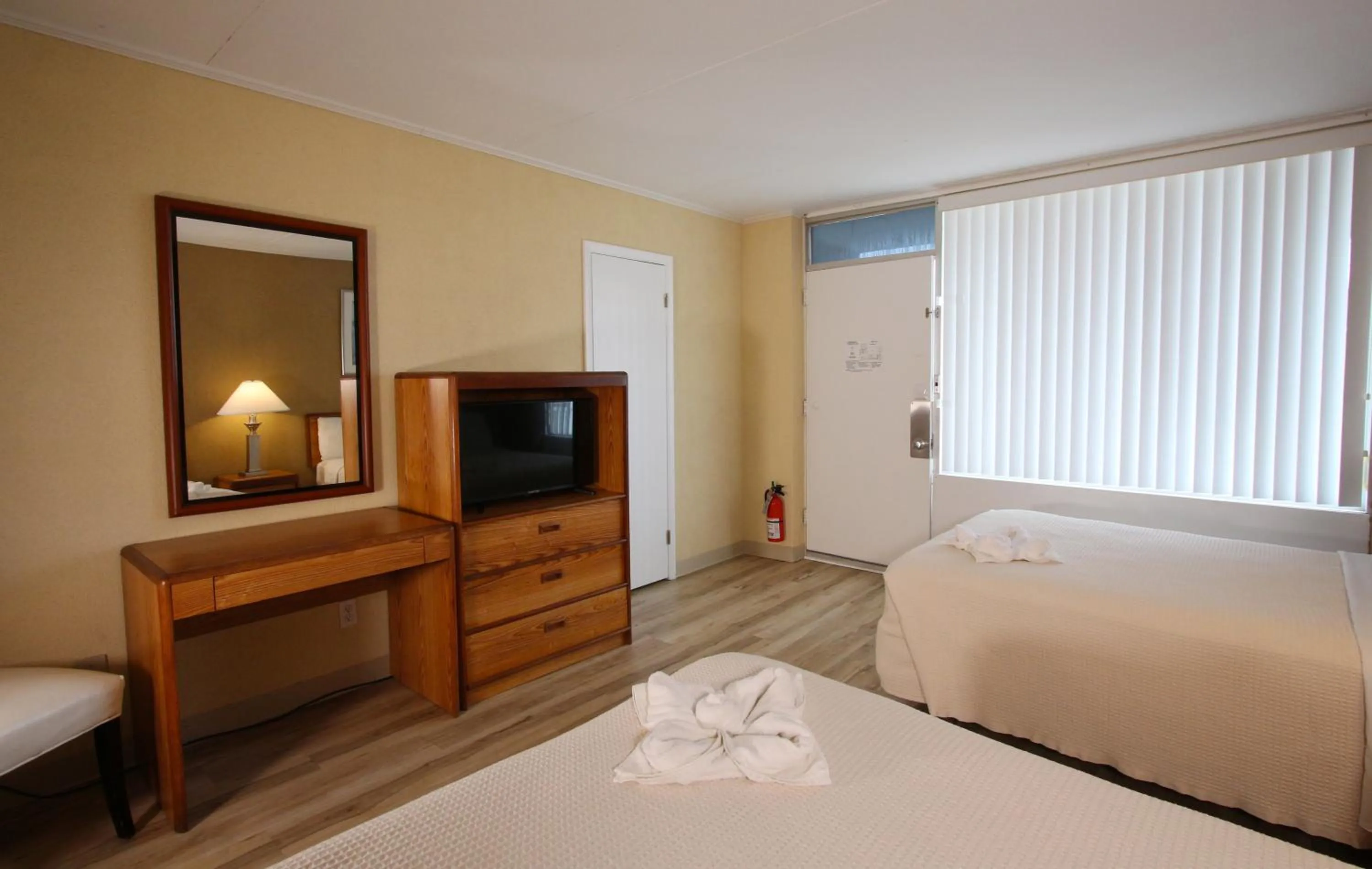 Photo of the whole room, Bed in Crusader Oceanfront Resort