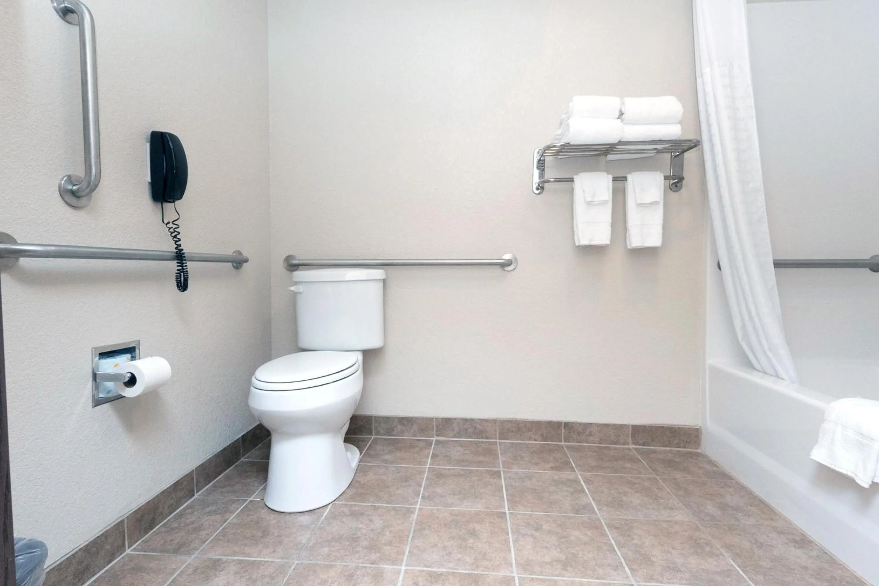 Toilet in Cobblestone Inn & Suites Maryville