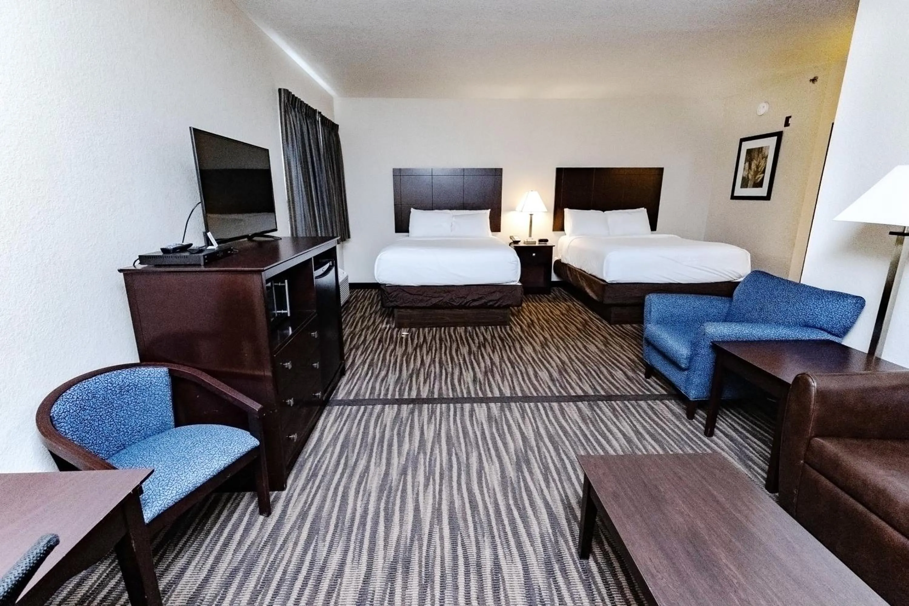 TV and multimedia, Bed in Cobblestone Inn & Suites Maryville