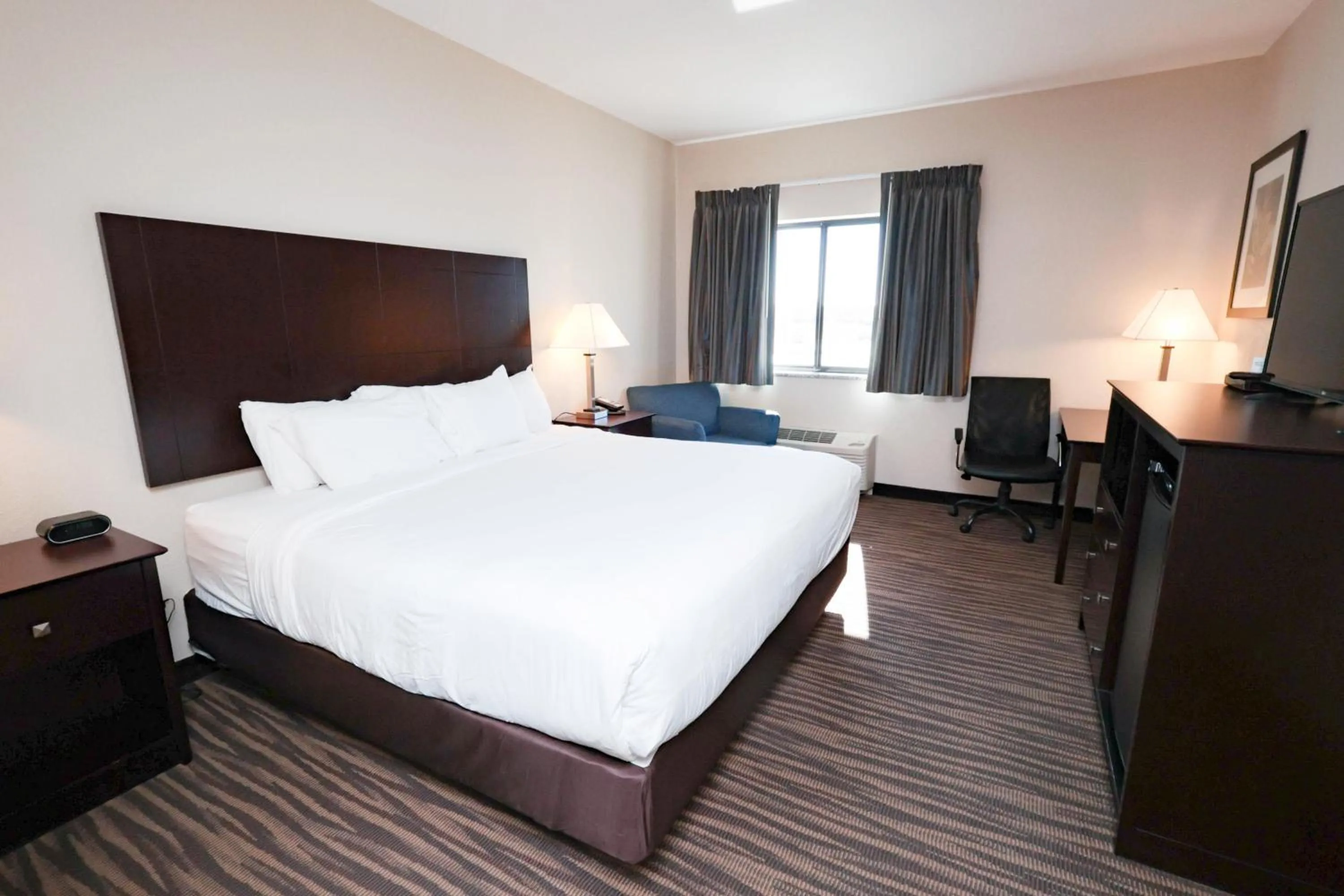 Bed in Cobblestone Inn & Suites Maryville