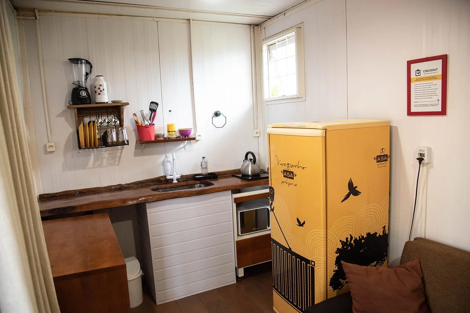 kitchen in Chalé Container Nobres Asa Própria